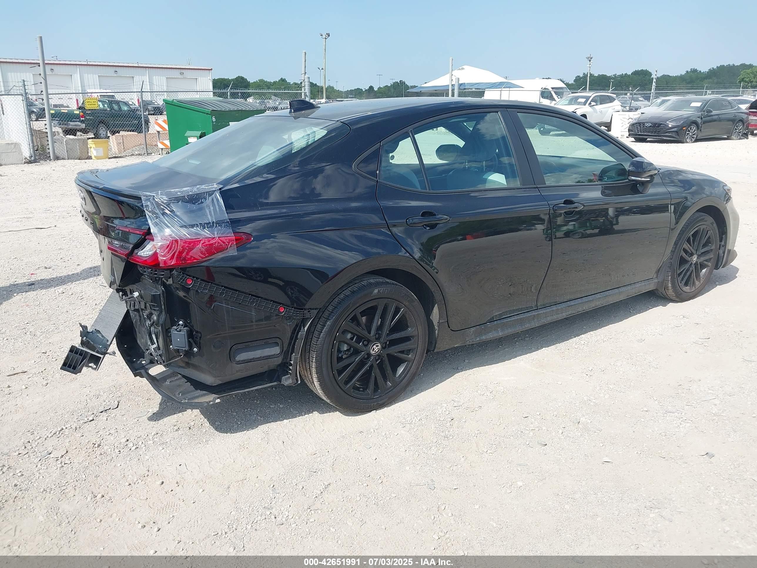 TOYOTA CAMRY image 4