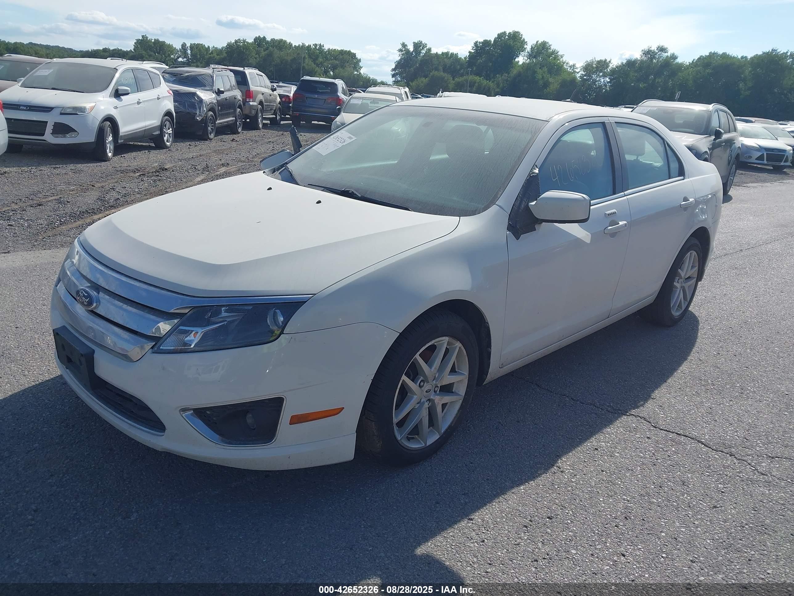 FORD FUSION image 2