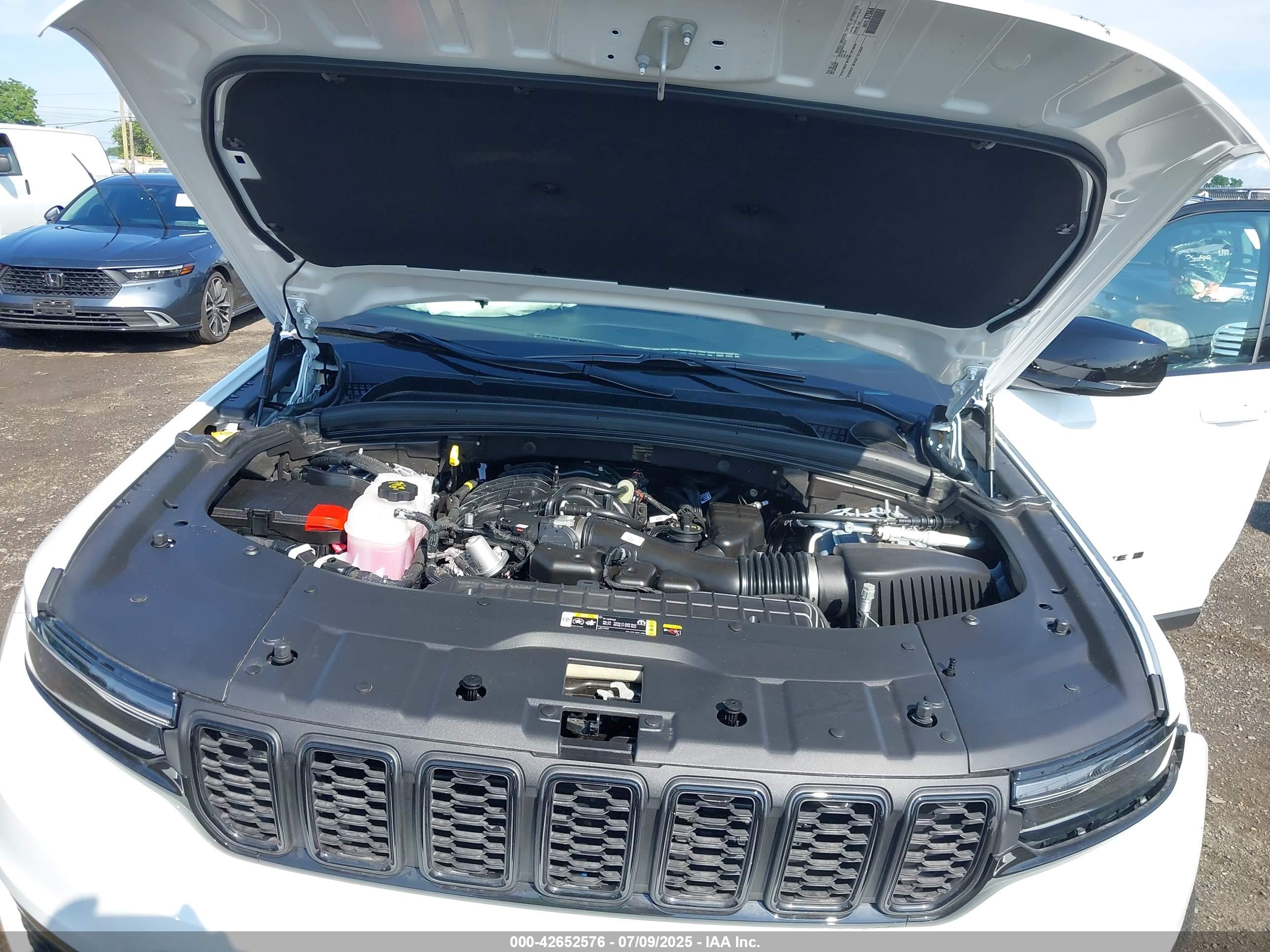 JEEP GRAND image 10