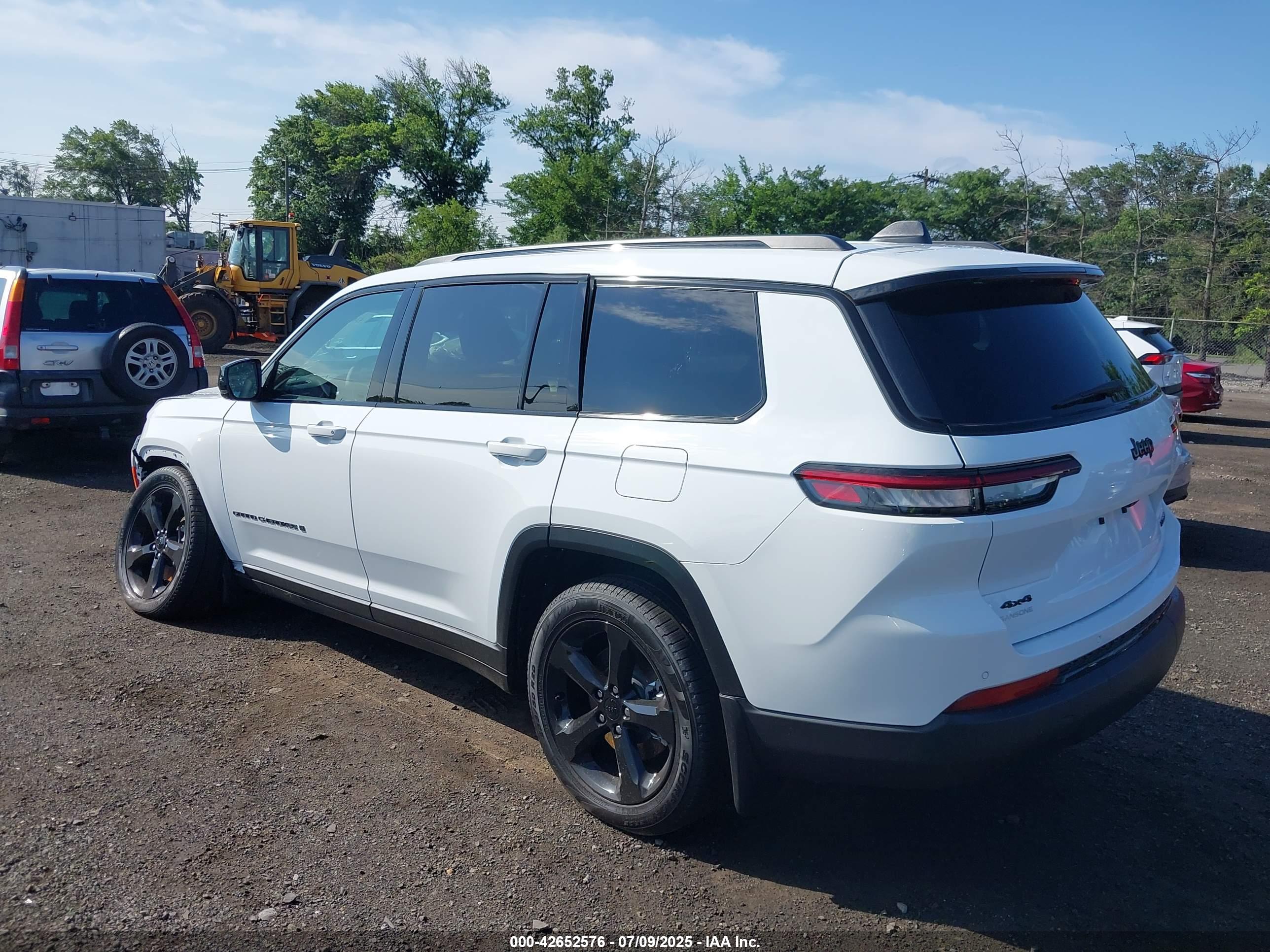 JEEP GRAND image 3