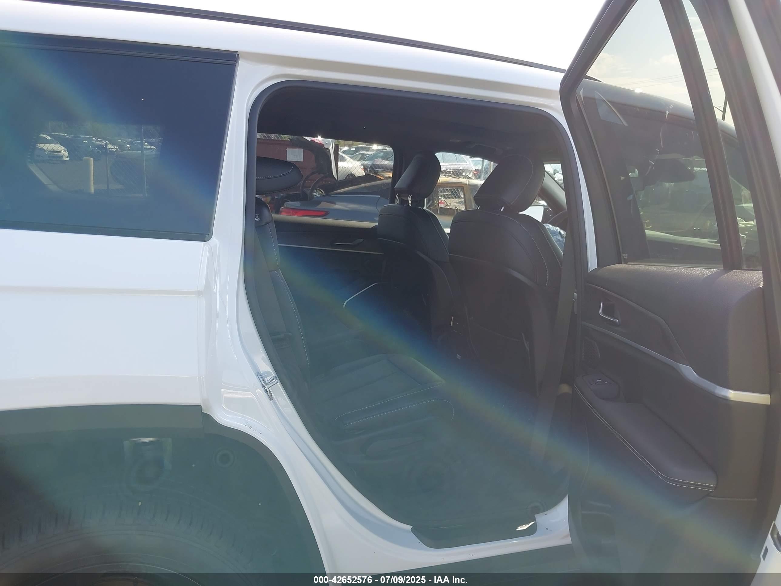 JEEP GRAND image 8