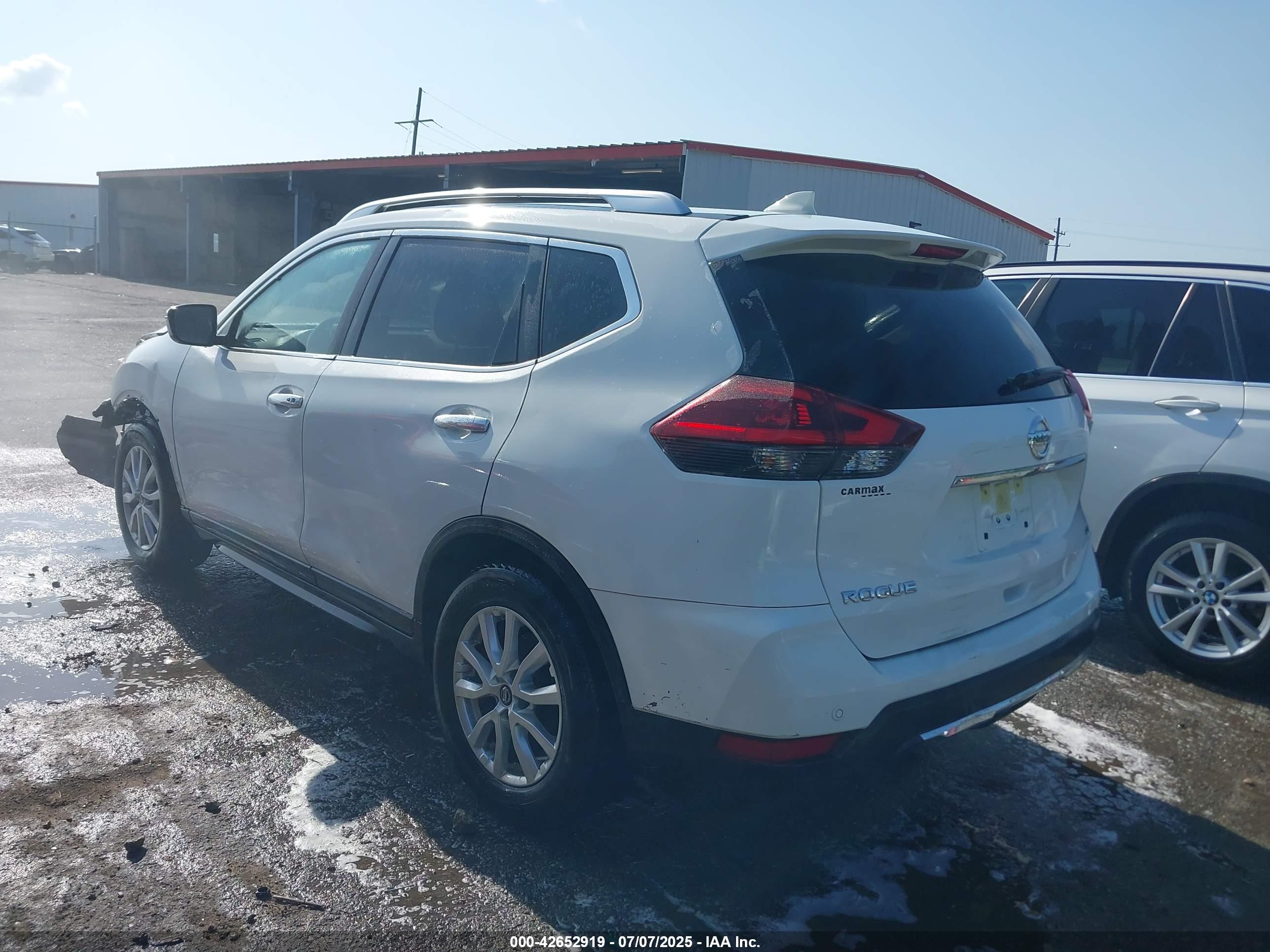 NISSAN ROGUE image 3