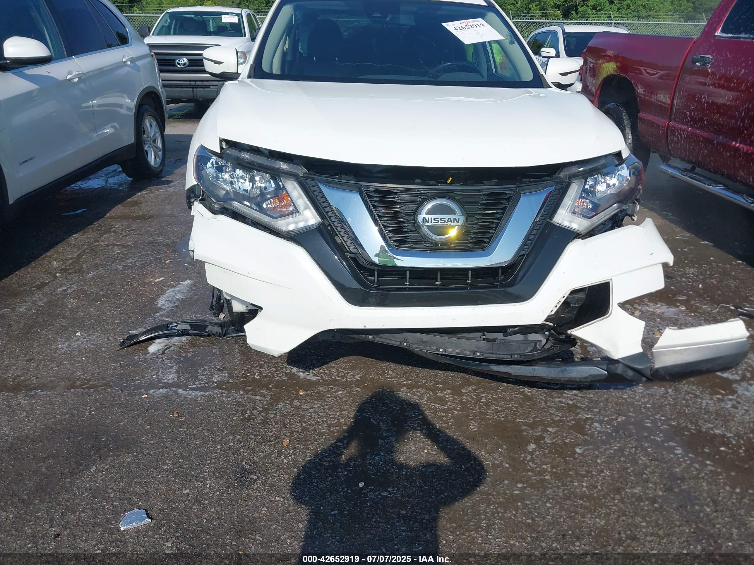 NISSAN ROGUE image 6