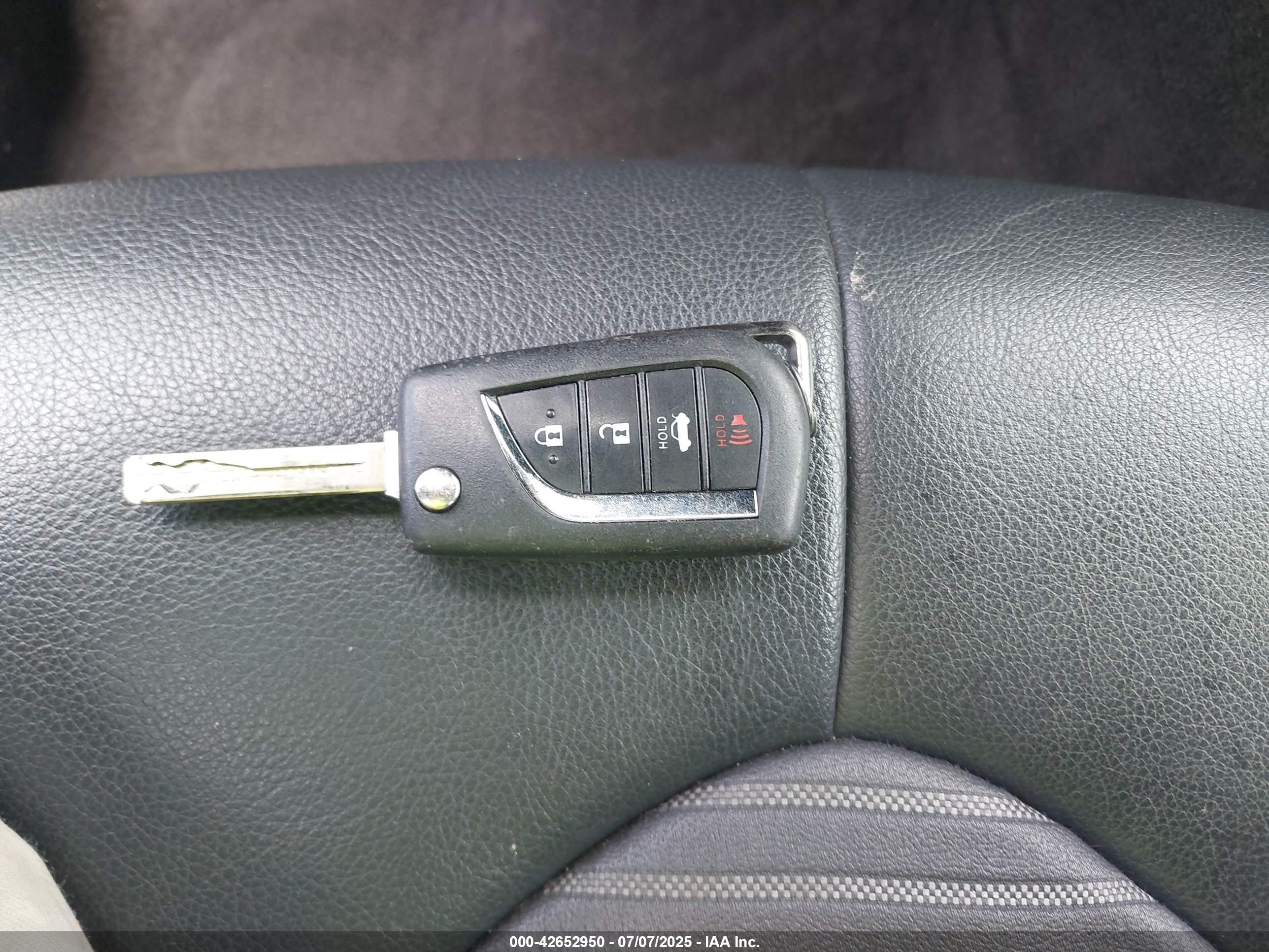 TOYOTA CAMRY image 11