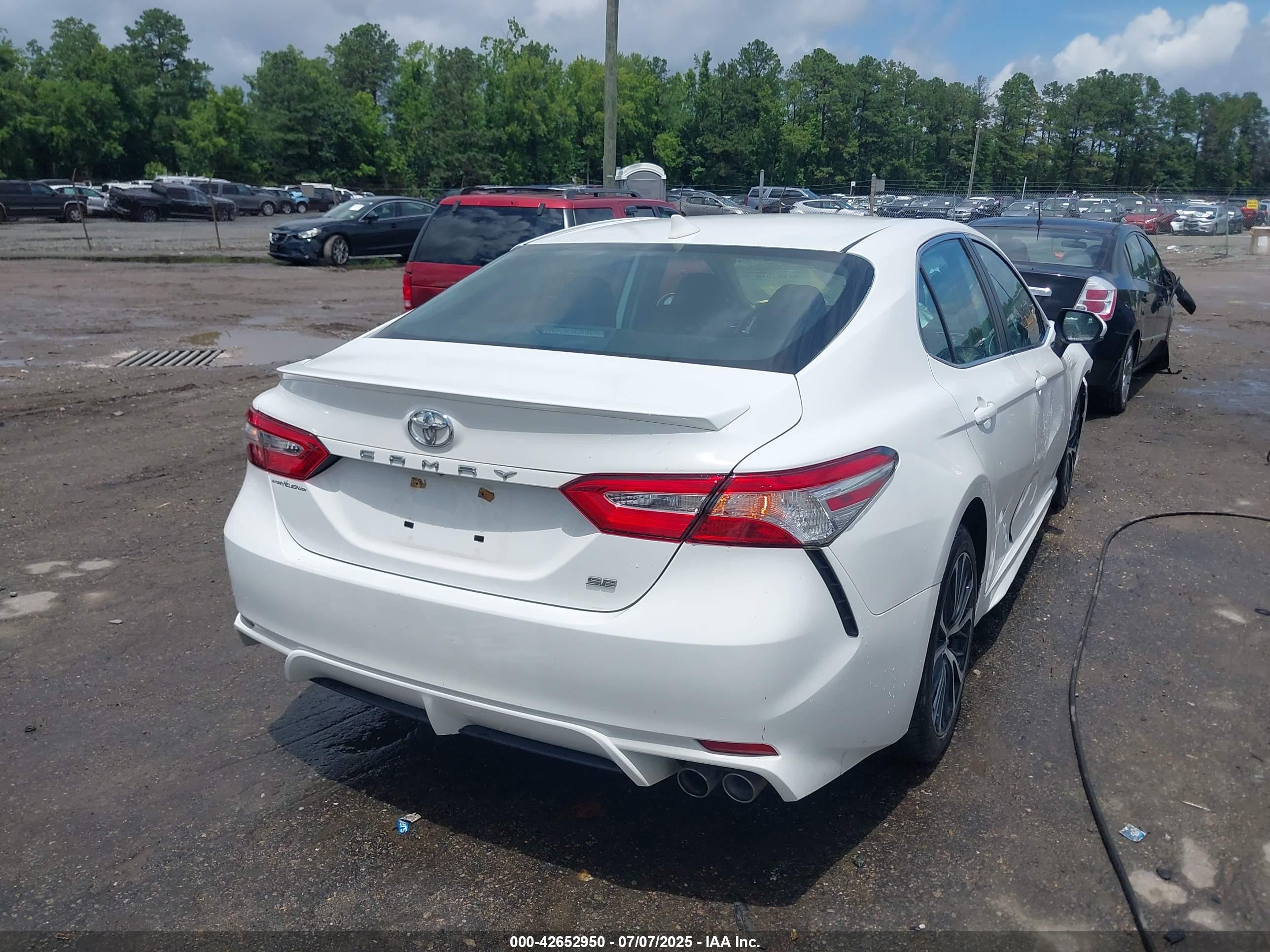 TOYOTA CAMRY image 4