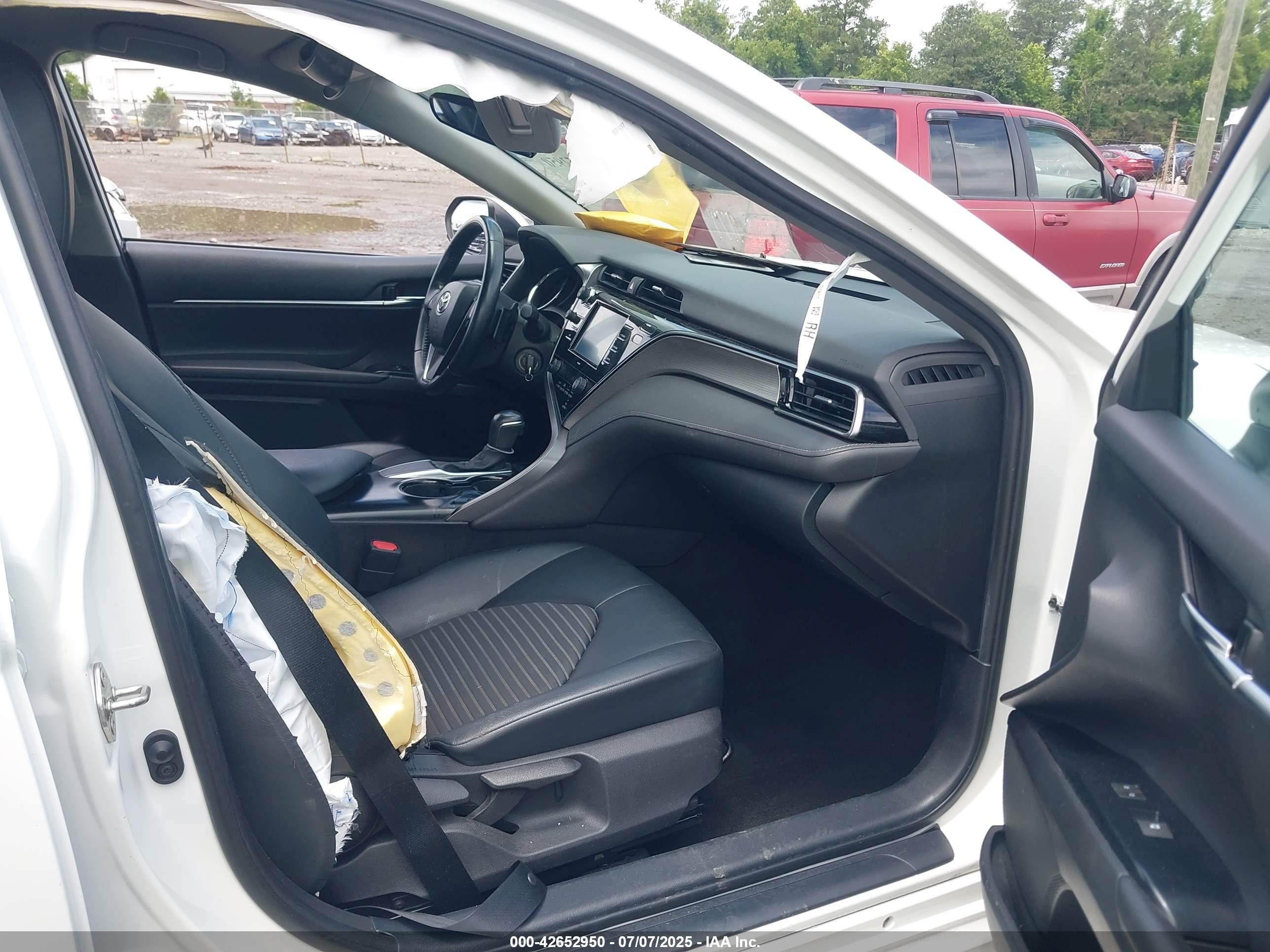 TOYOTA CAMRY image 5