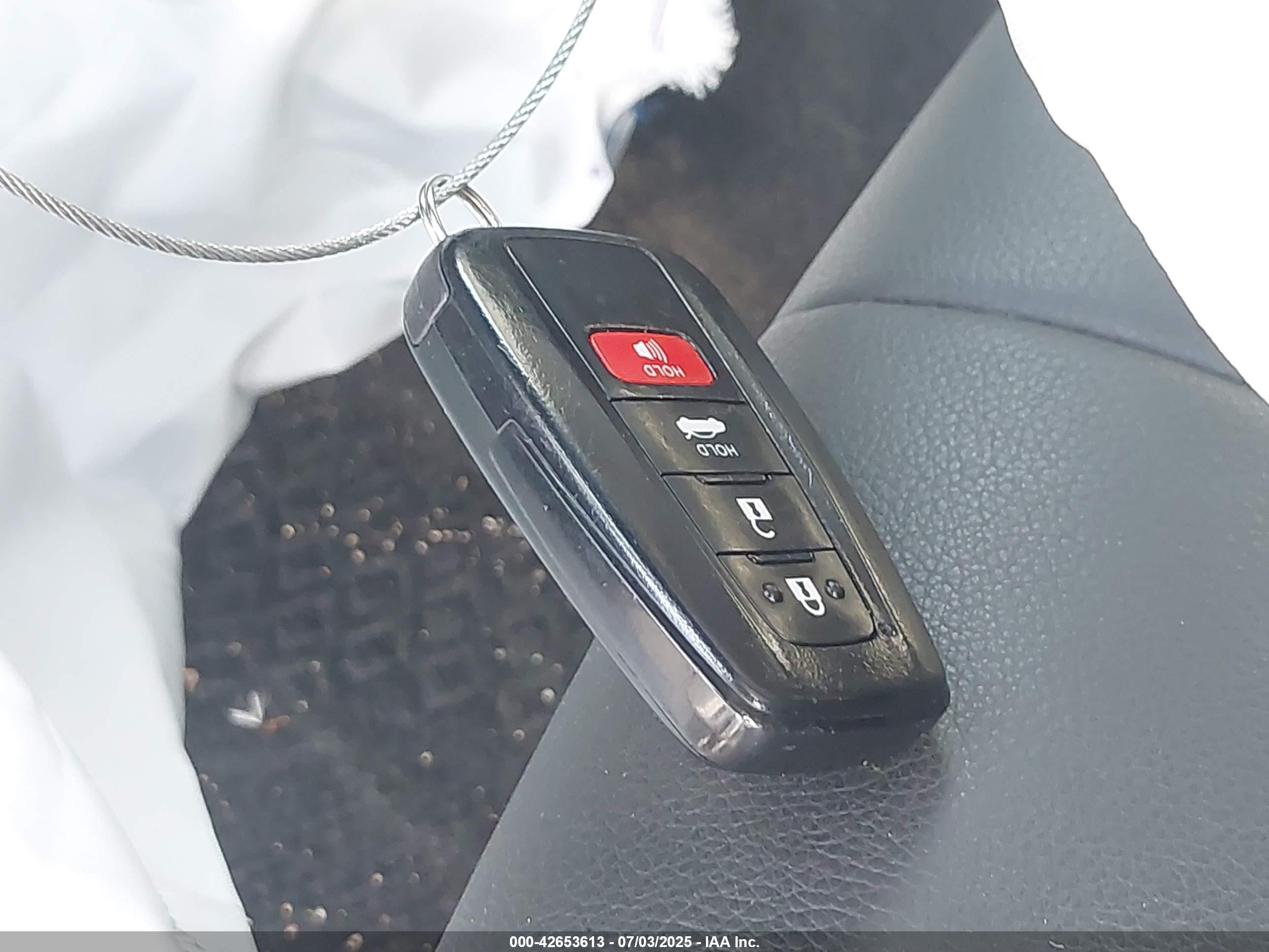 TOYOTA CAMRY image 11