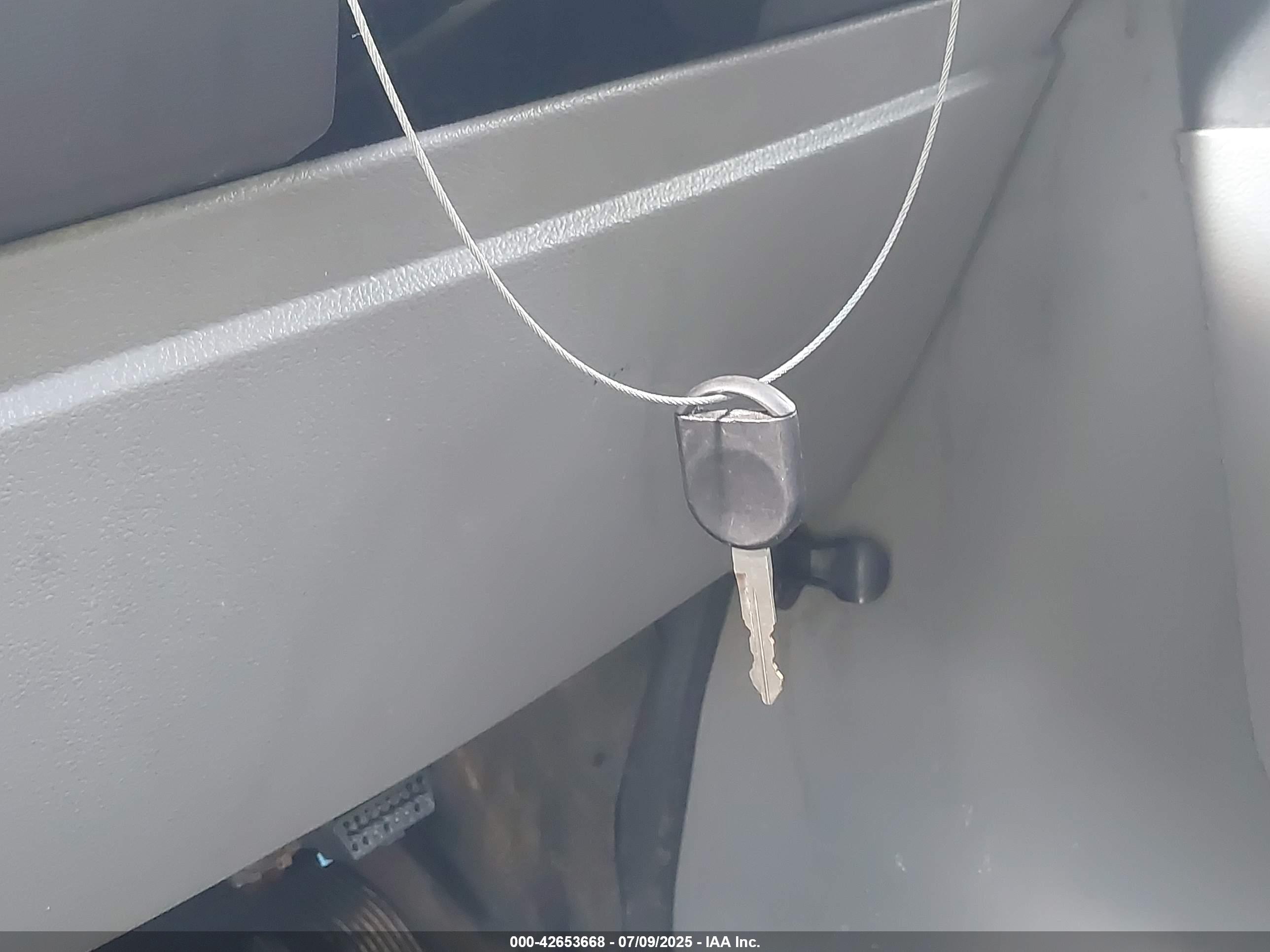 FORD E-250 image 11