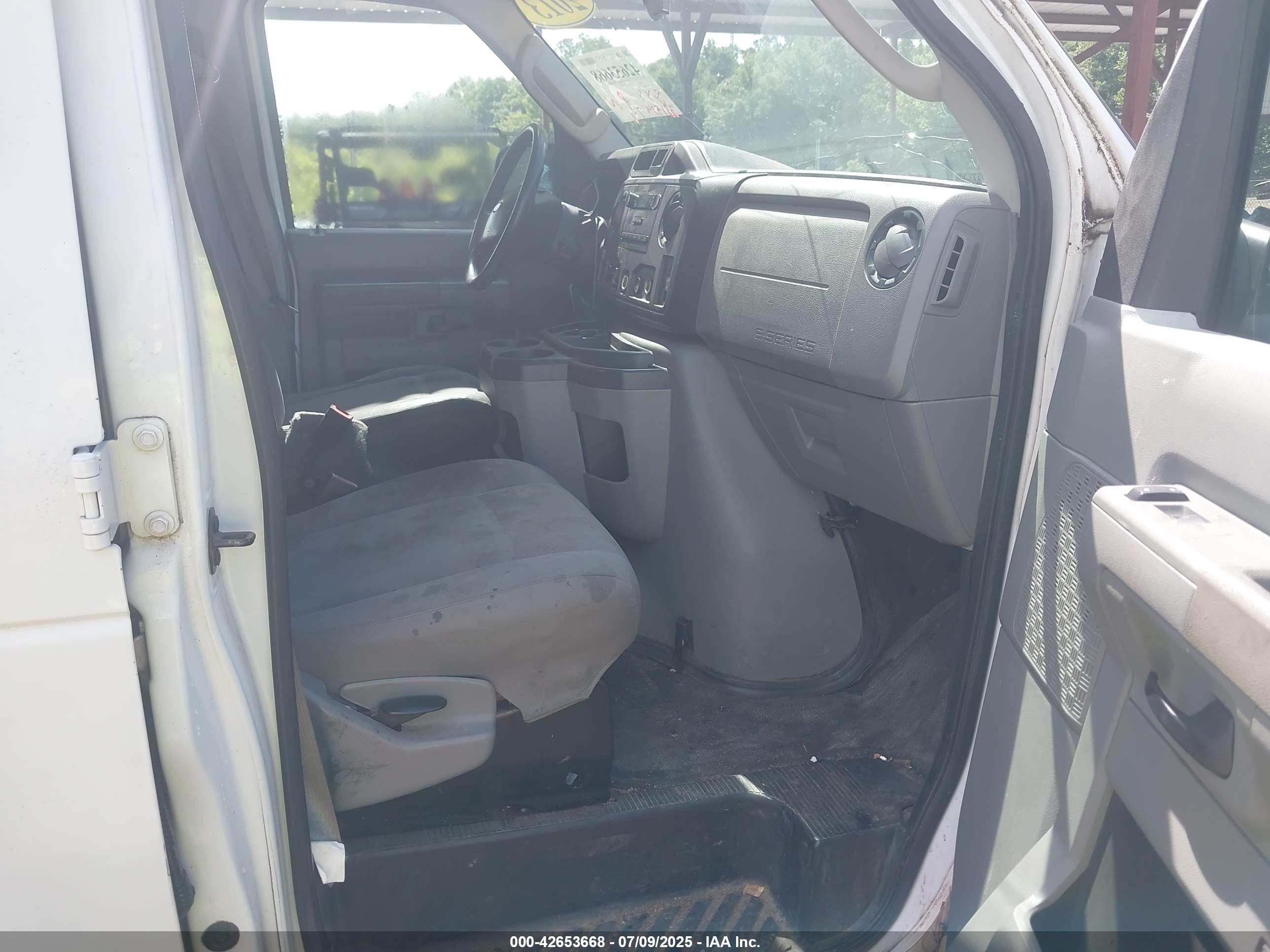 FORD E-250 image 5
