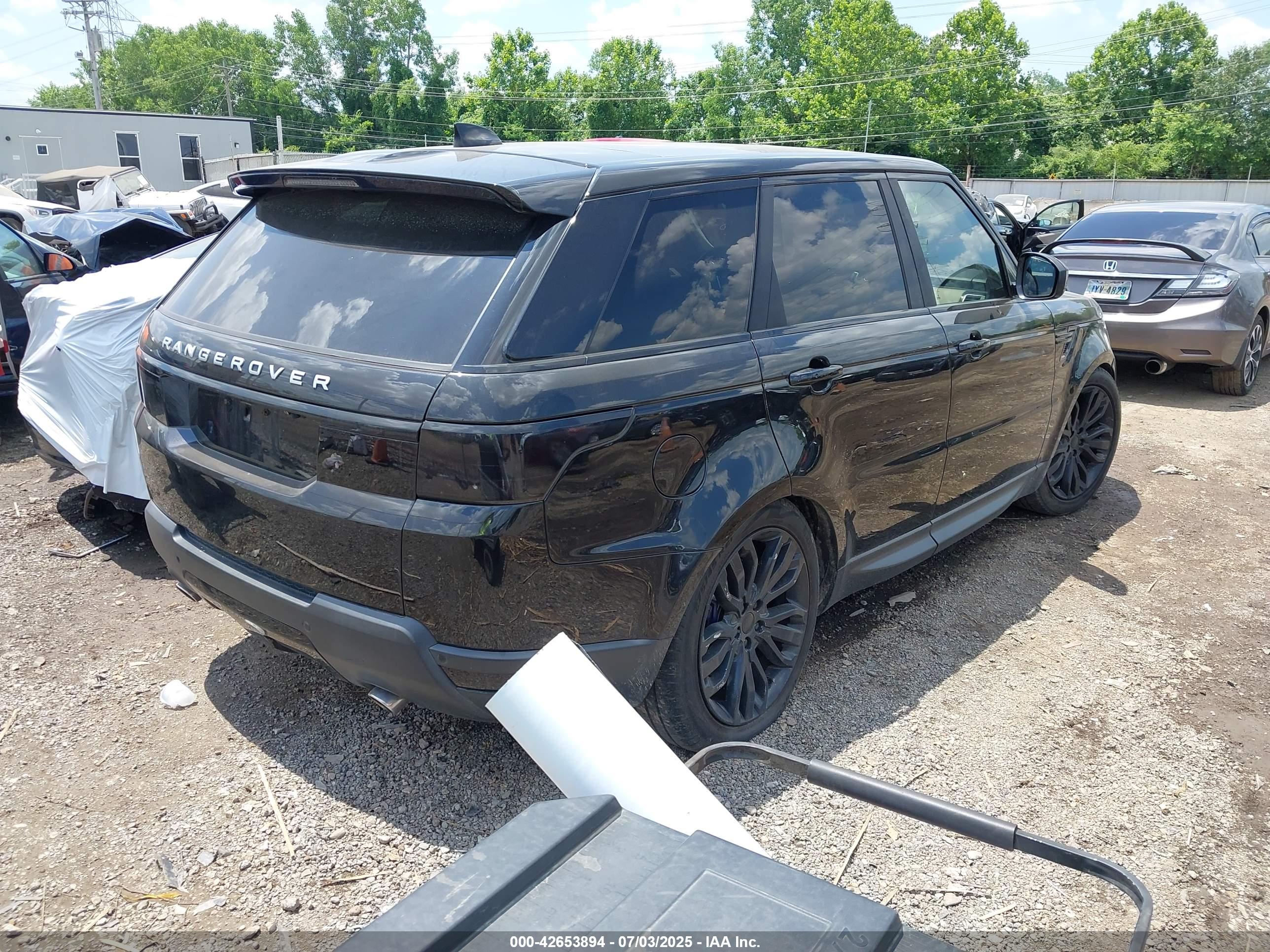 LAND ROVER image 4