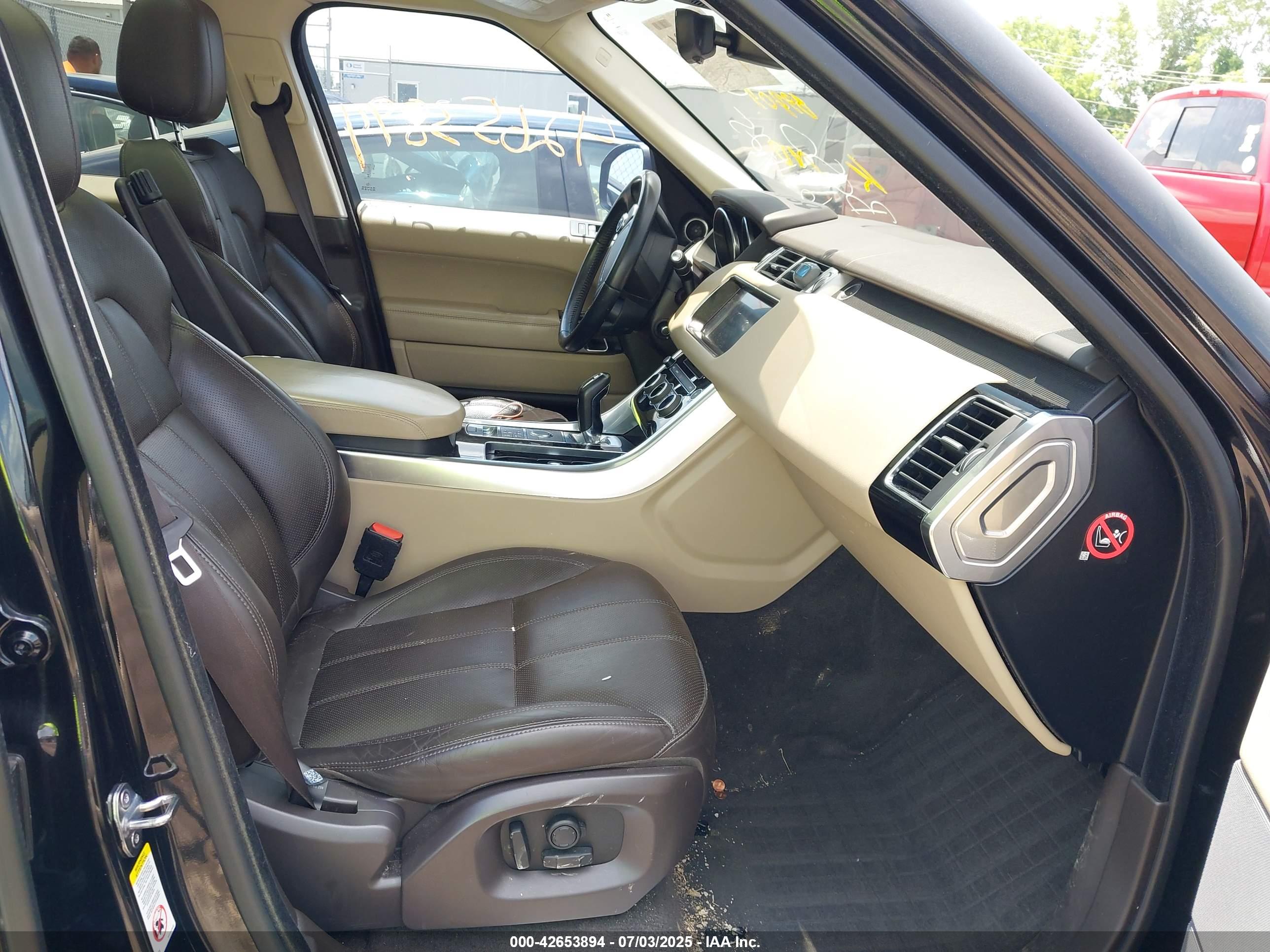 LAND ROVER image 5