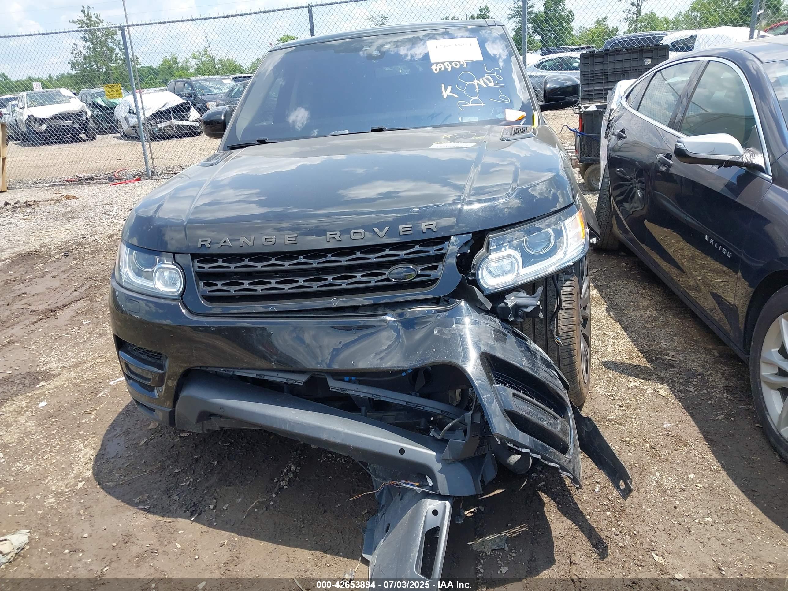 LAND ROVER image 6