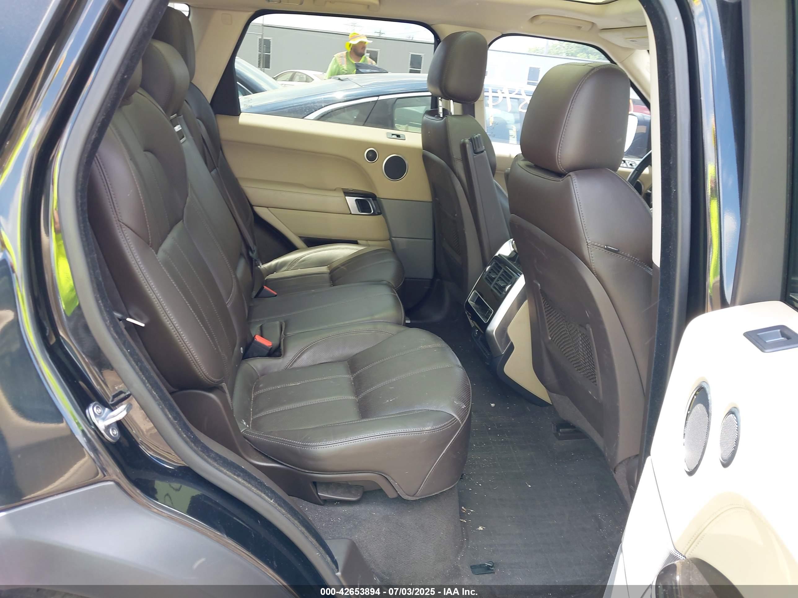 LAND ROVER image 8