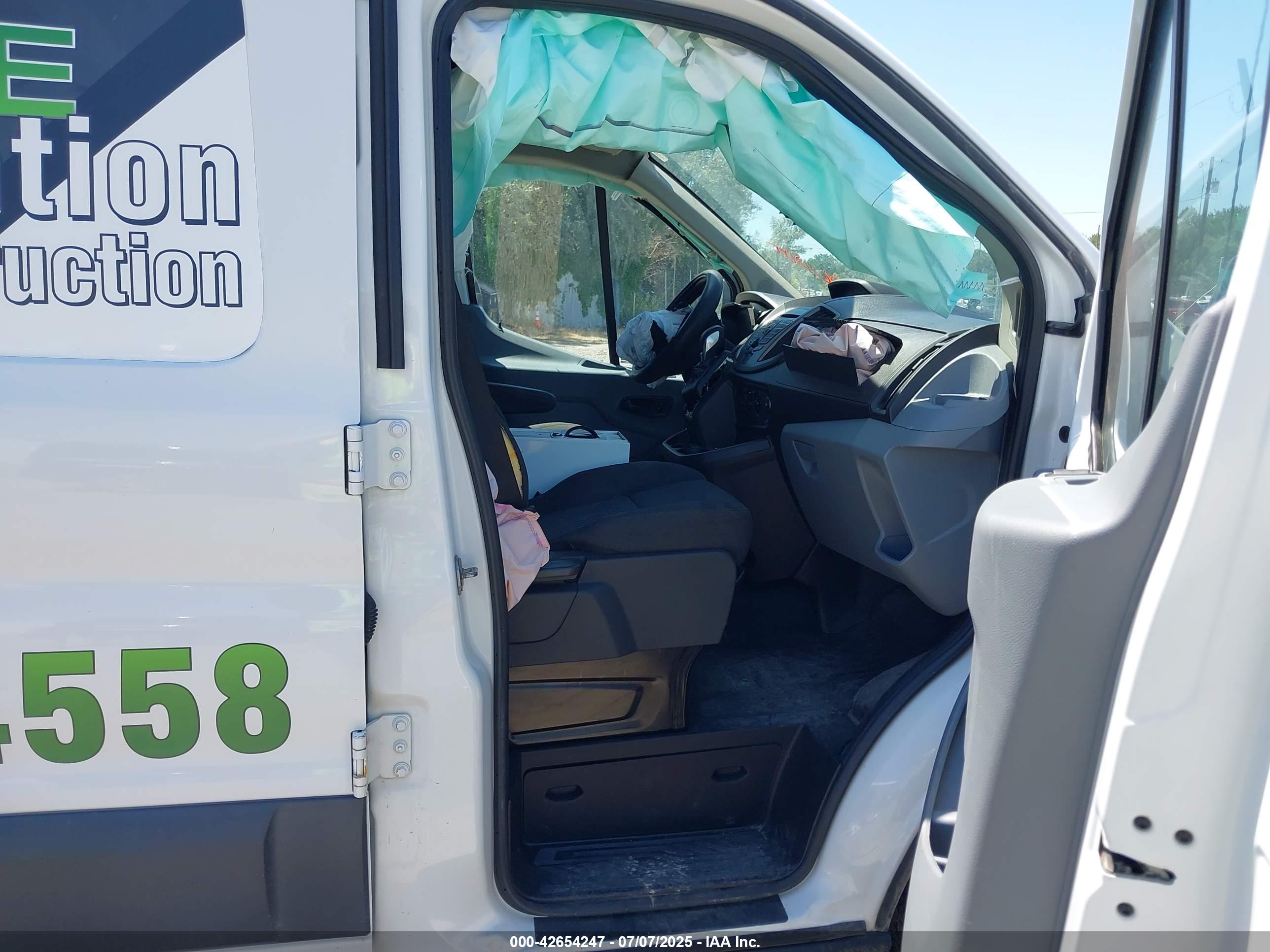 FORD TRANSIT-150 image 5