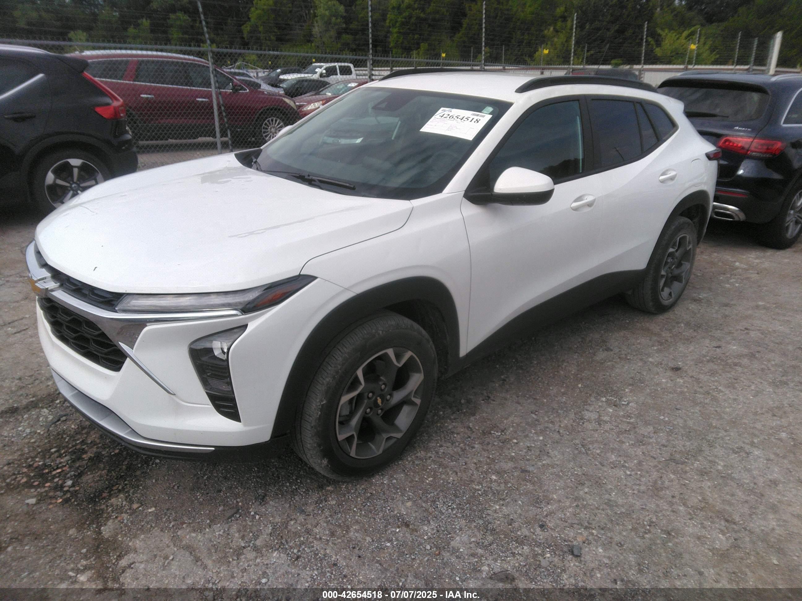 CHEVROLET TRAX image 2