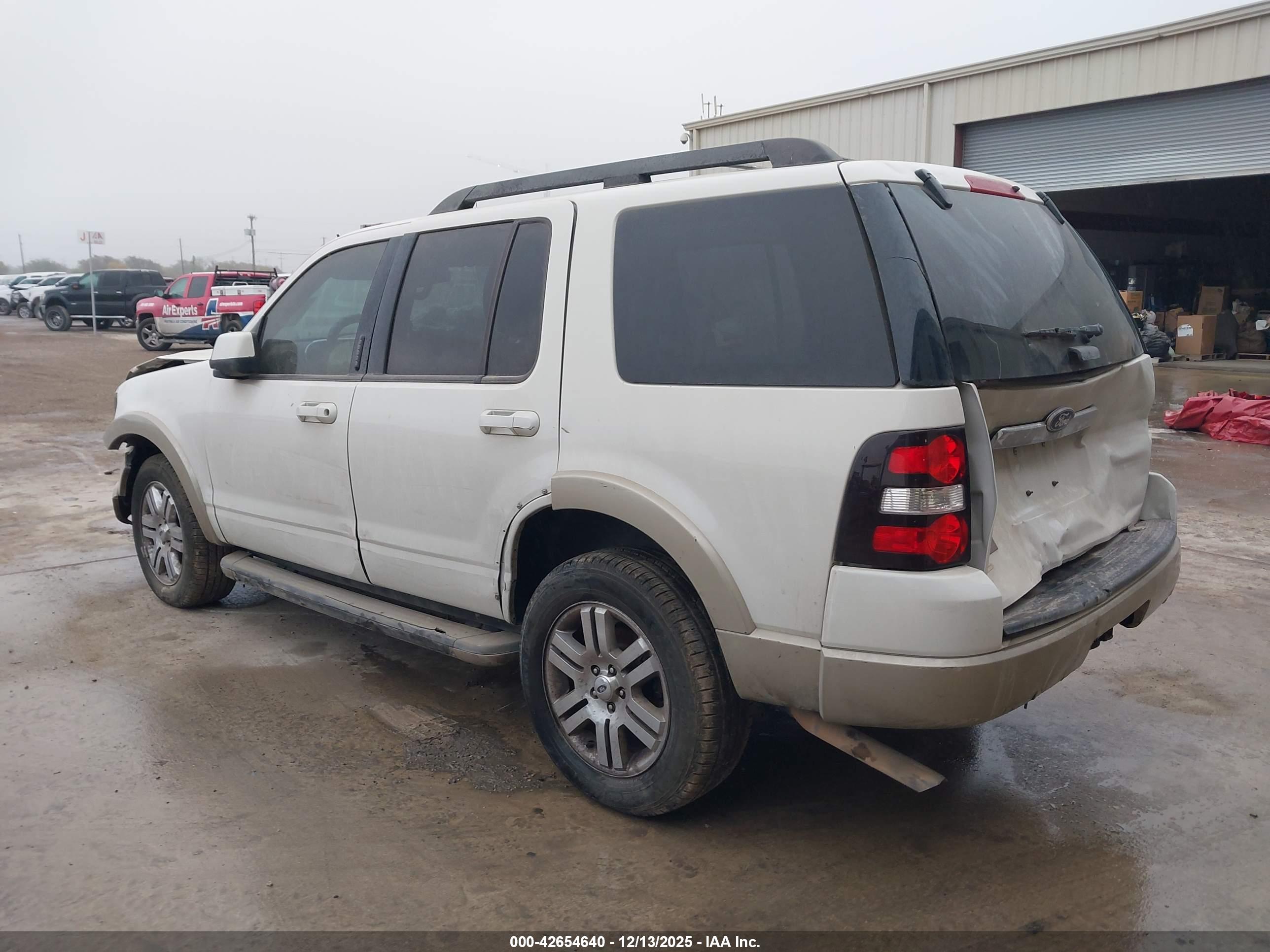 FORD EXPLORER image 3
