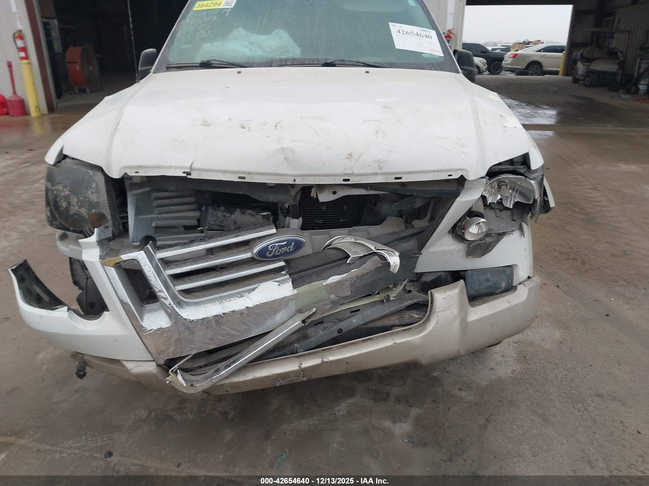 FORD EXPLORER image 6