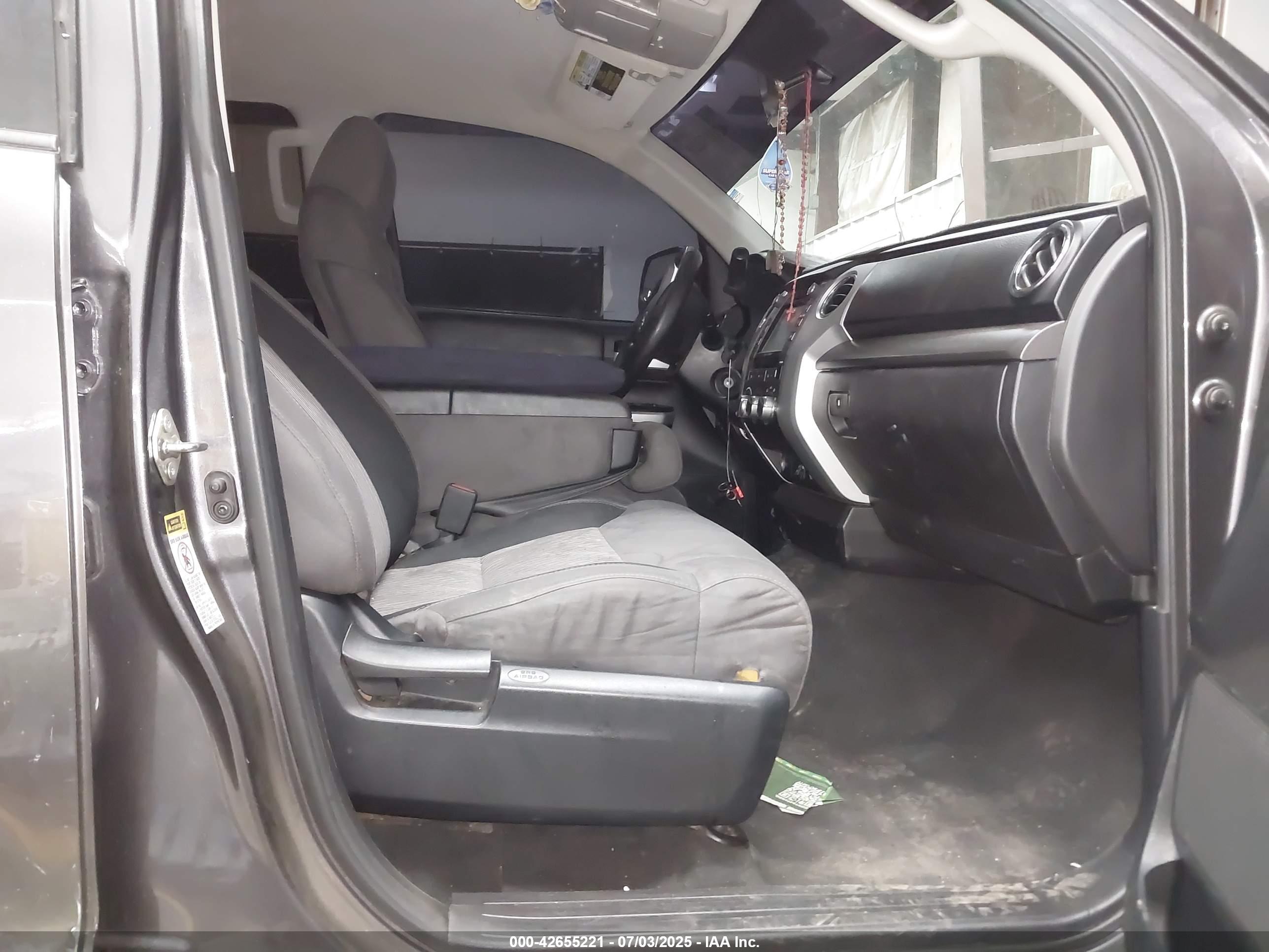 TOYOTA TUNDRA image 5
