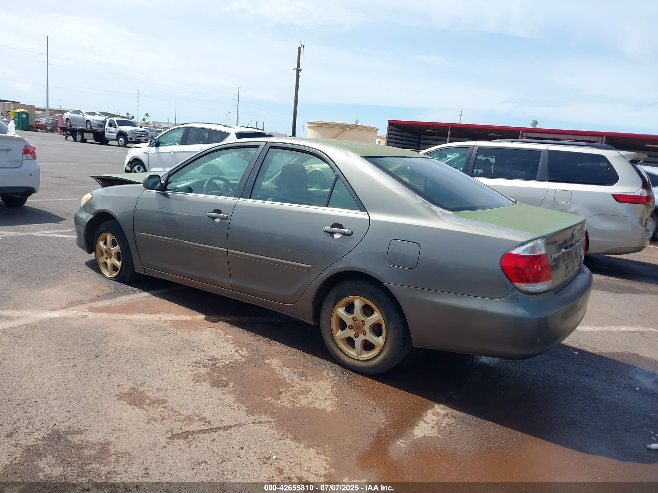 TOYOTA CAMRY image 3