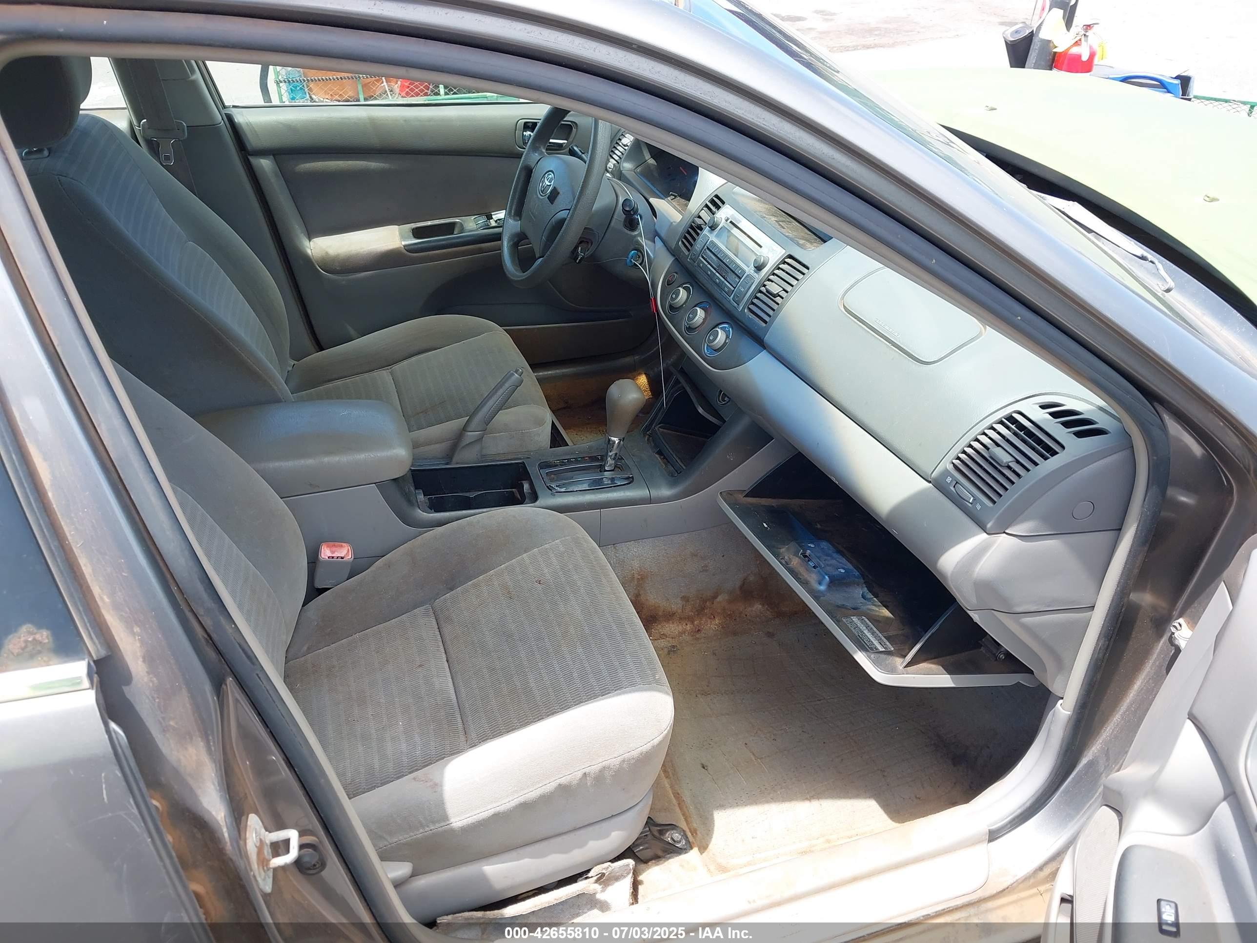 TOYOTA CAMRY image 5