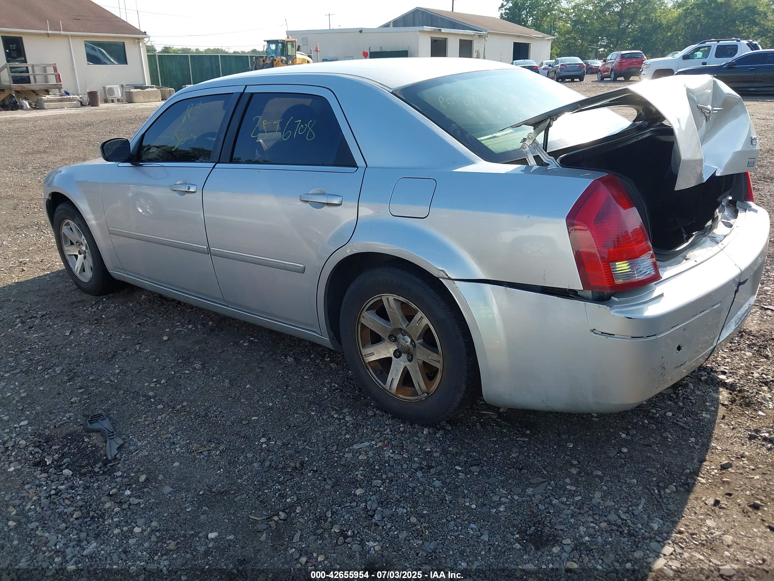 CHRYSLER 300 image 3
