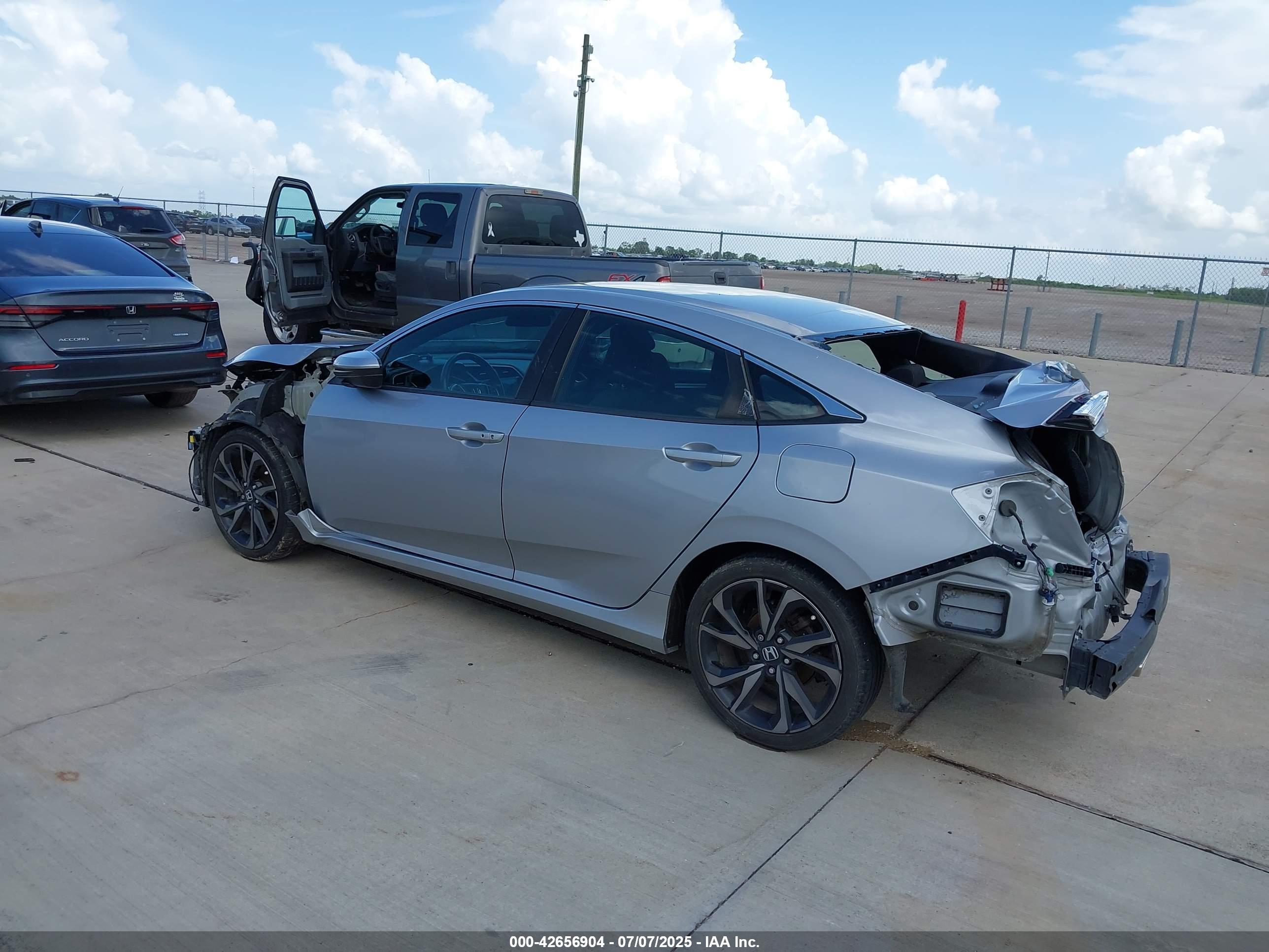 HONDA CIVIC image 3
