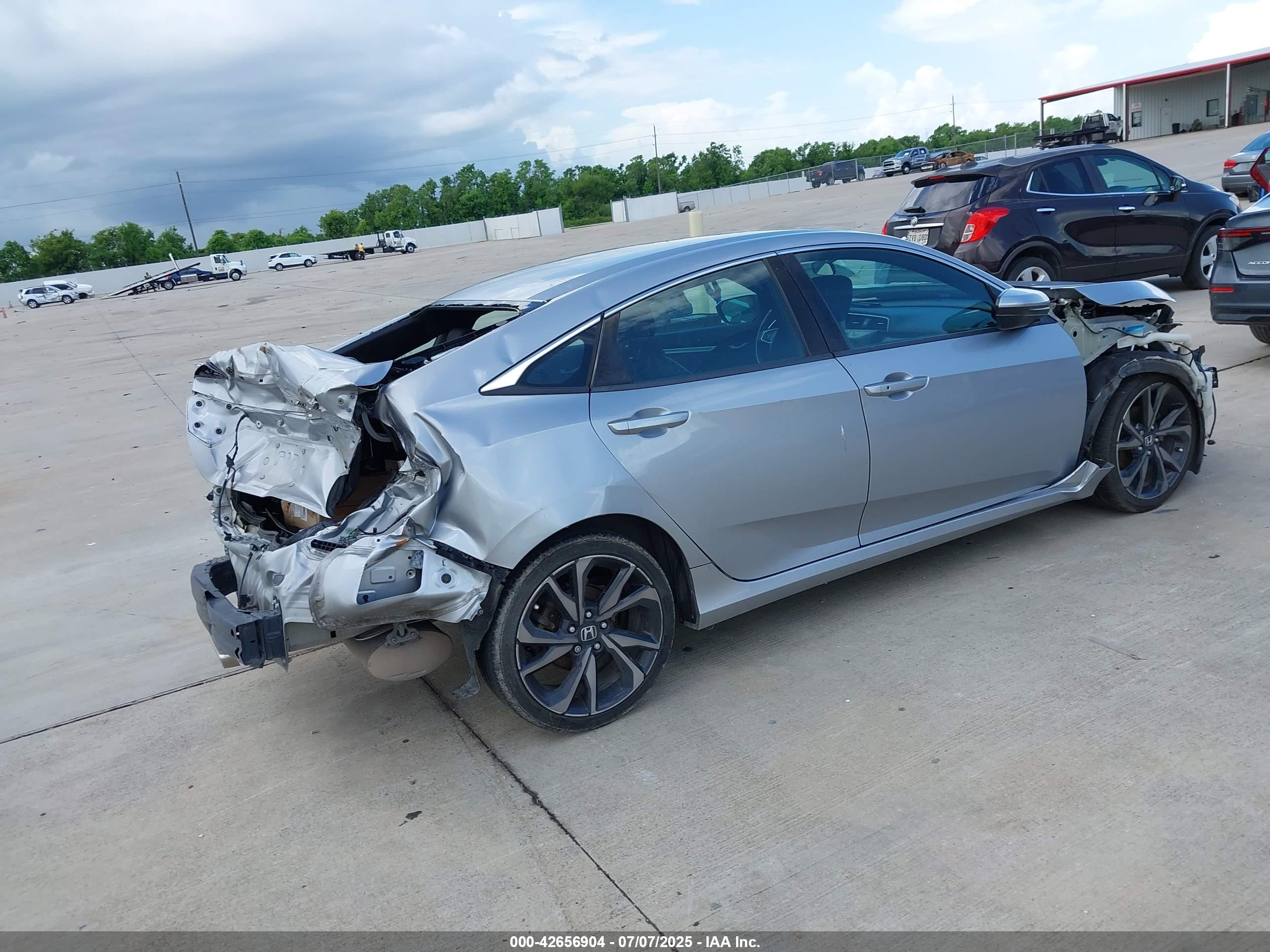 HONDA CIVIC image 4