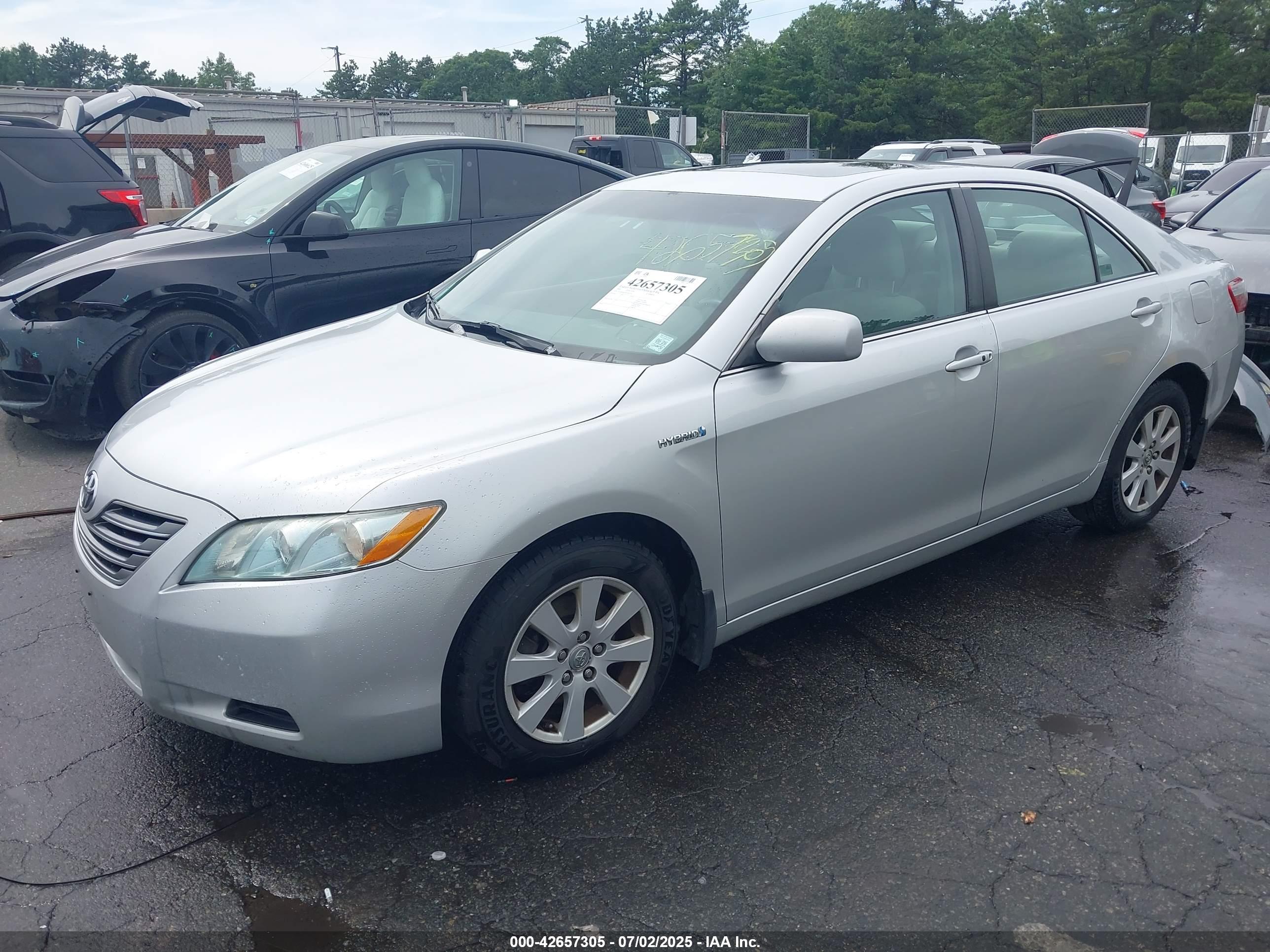 TOYOTA CAMRY image 2