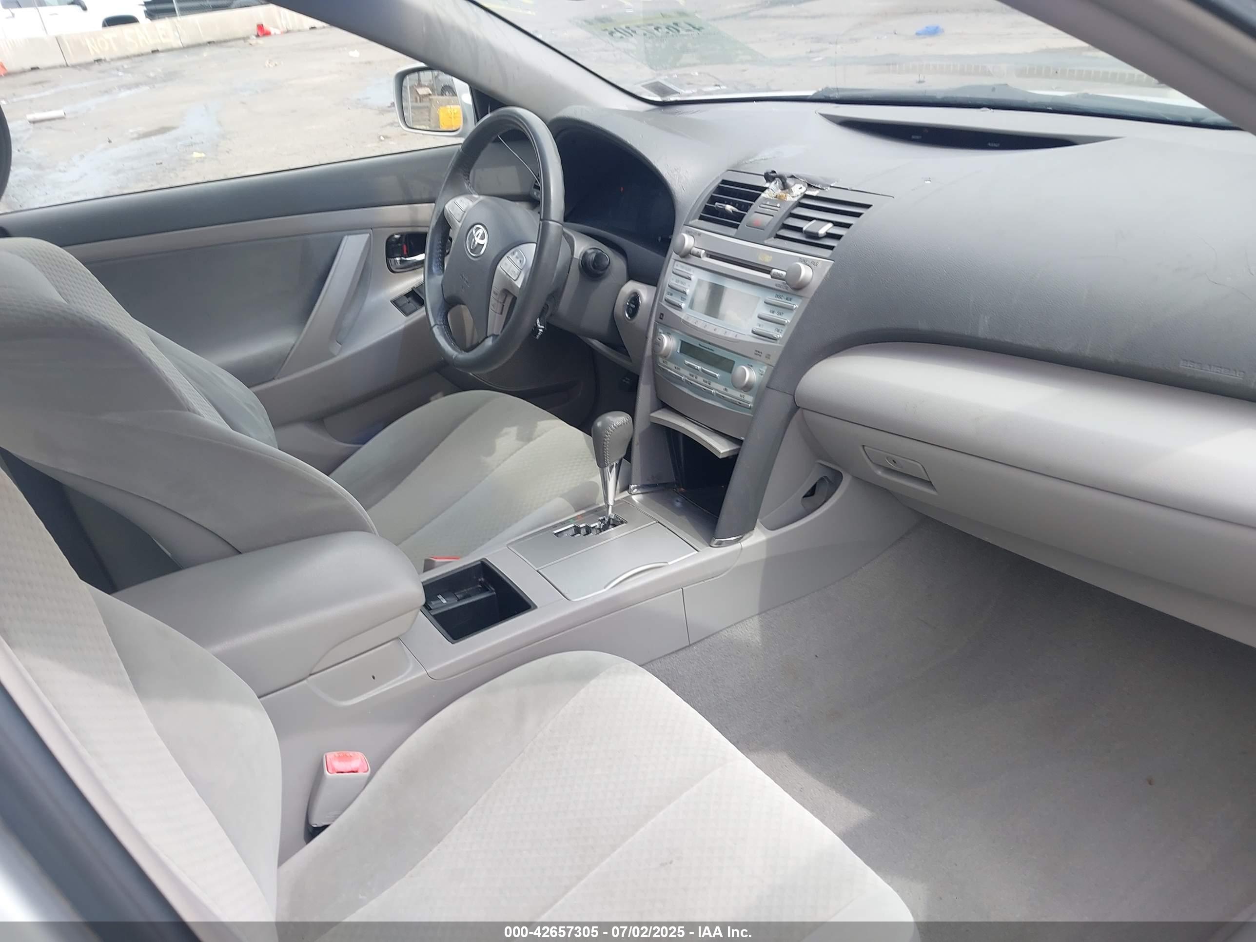 TOYOTA CAMRY image 5