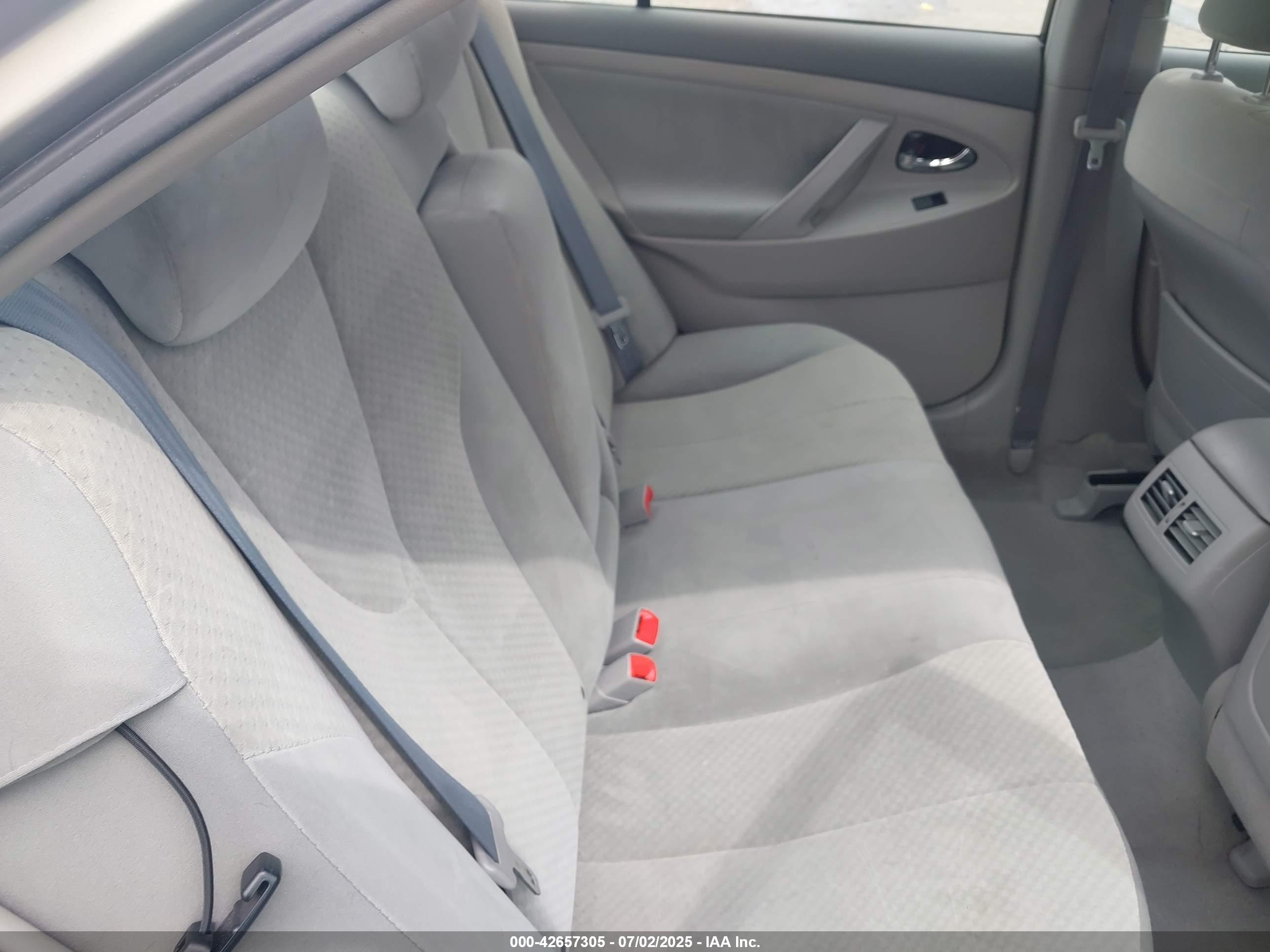 TOYOTA CAMRY image 8