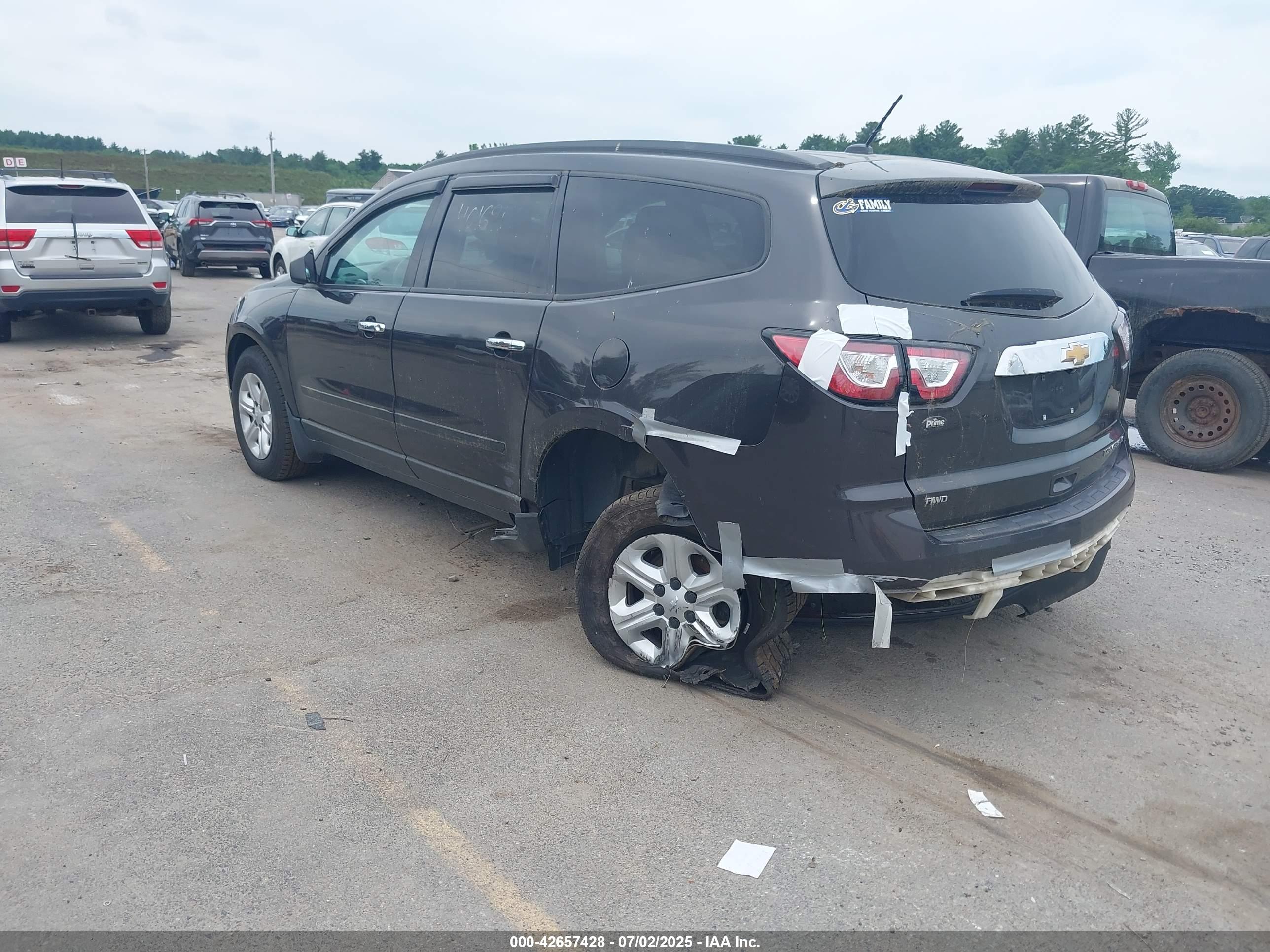 CHEVROLET TRAVERSE image 3