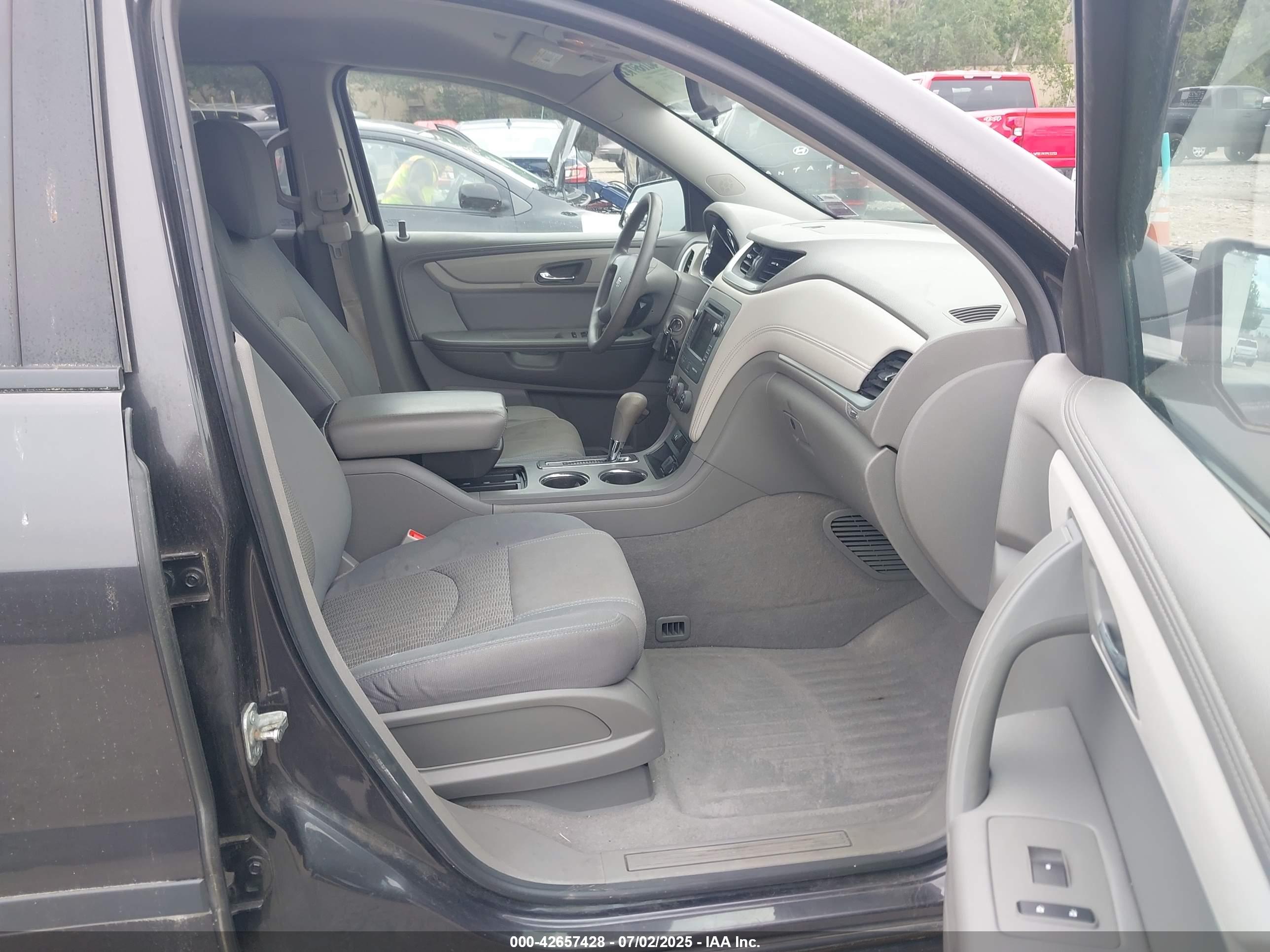 CHEVROLET TRAVERSE image 5