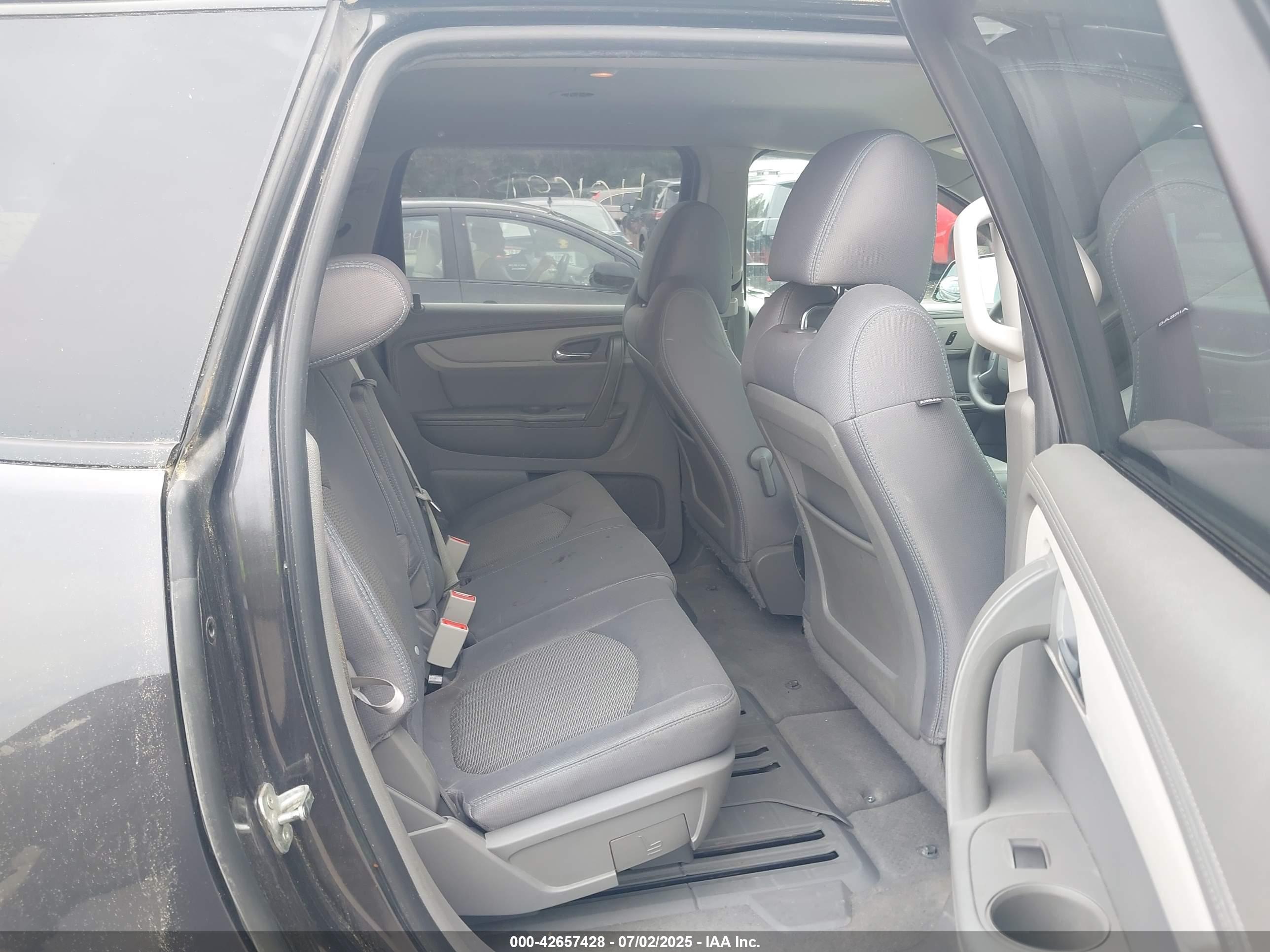 CHEVROLET TRAVERSE image 8