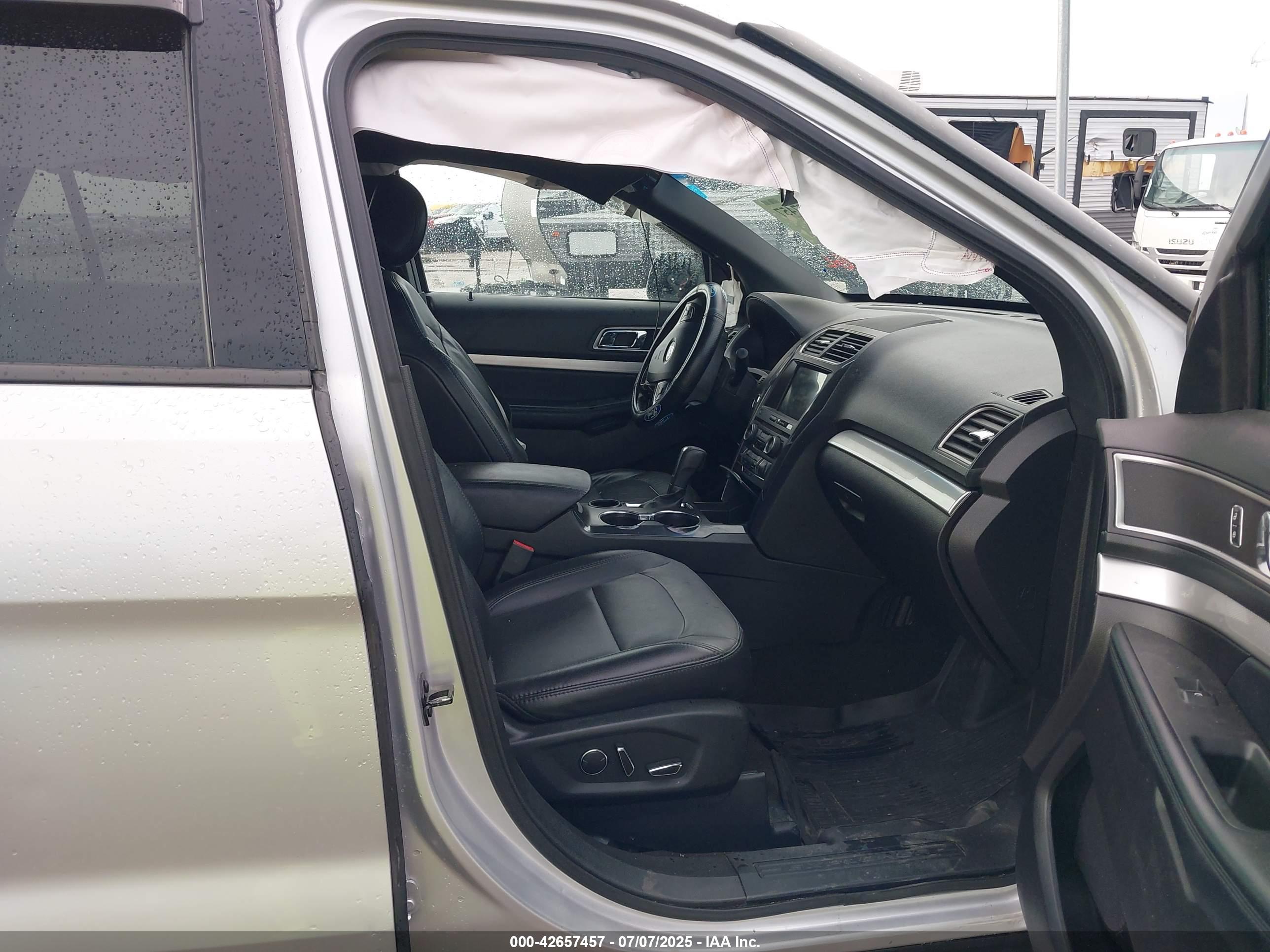 FORD EXPLORER image 5