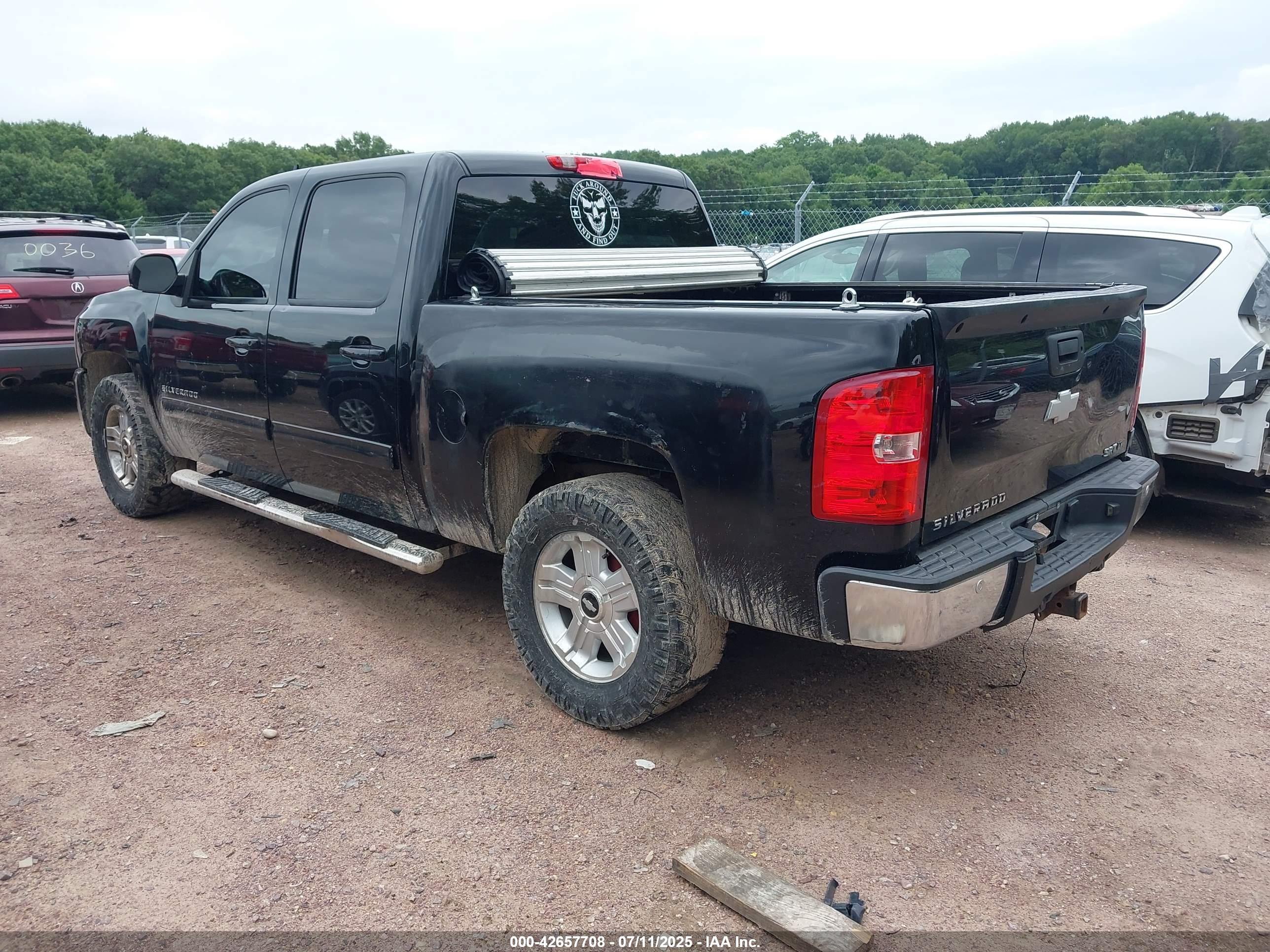 CHEVROLET SILVERADO image 3