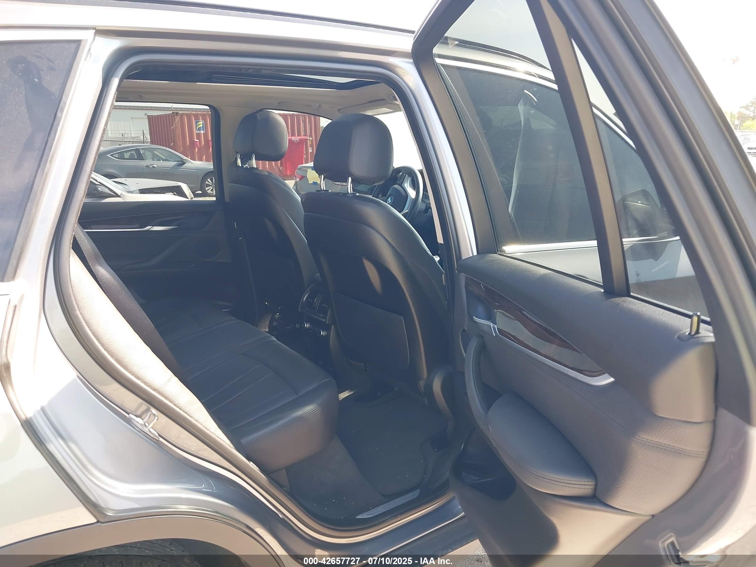BMW X5 image 8