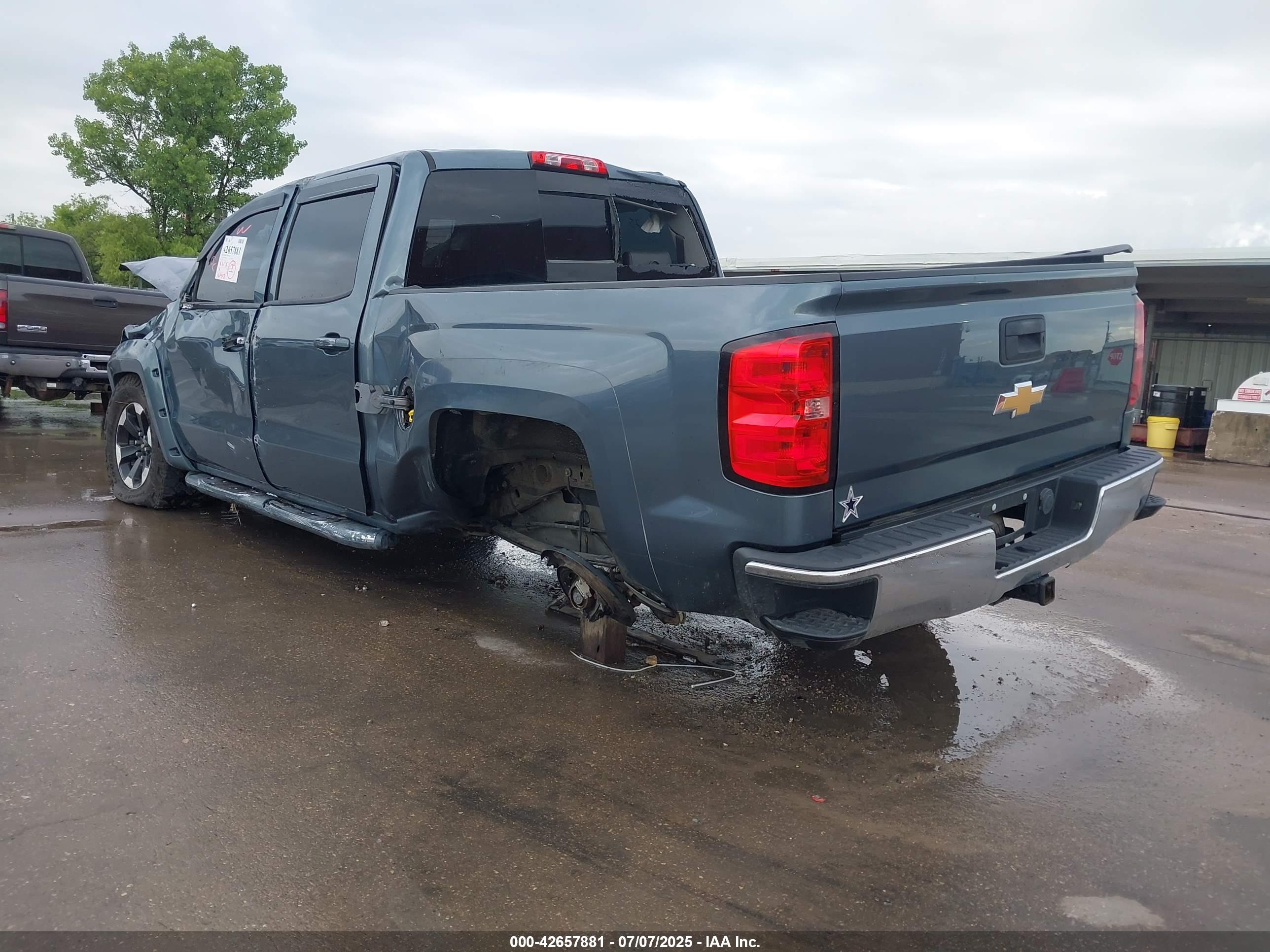 CHEVROLET SILVERADO image 3