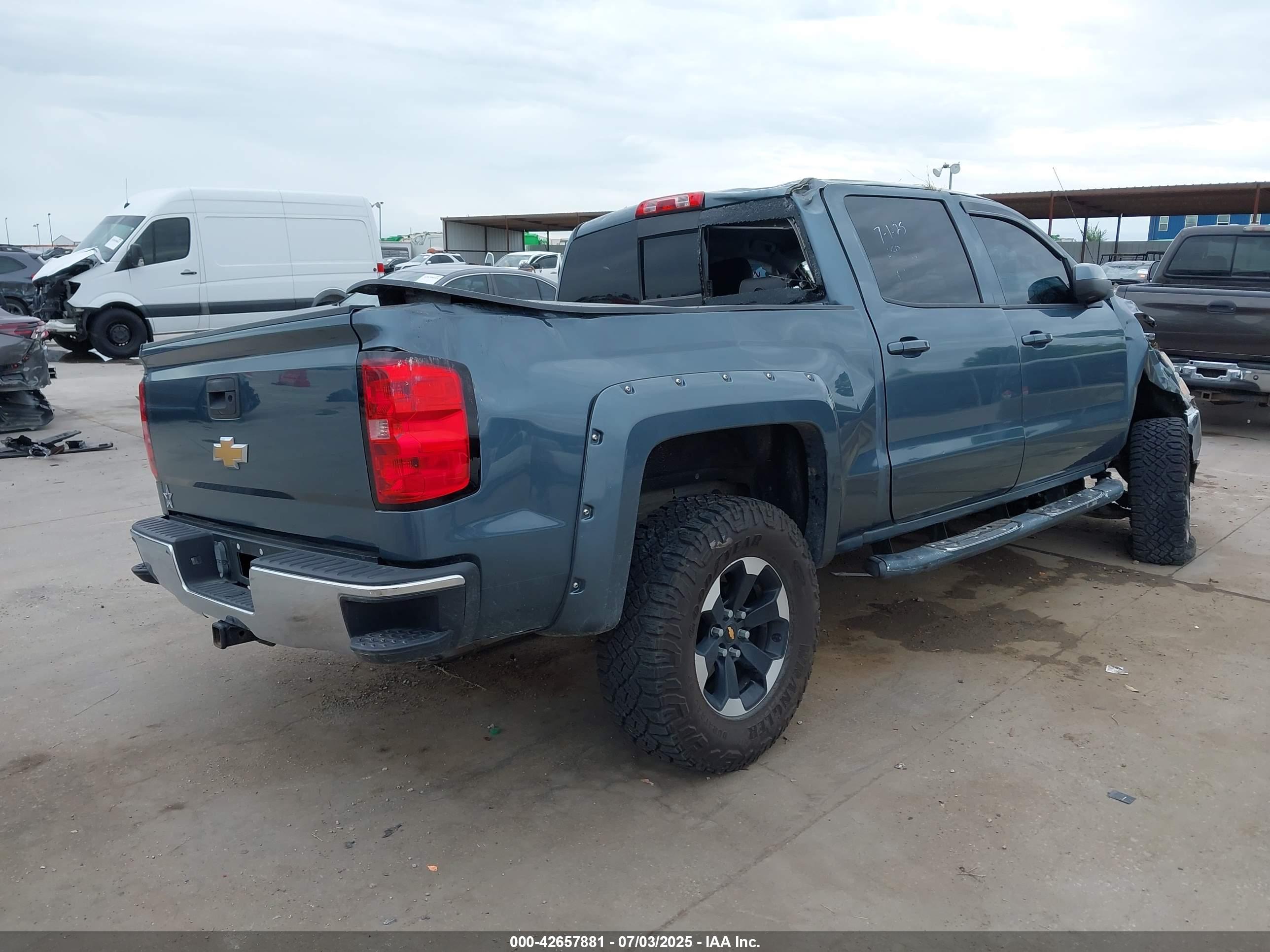 CHEVROLET SILVERADO image 4
