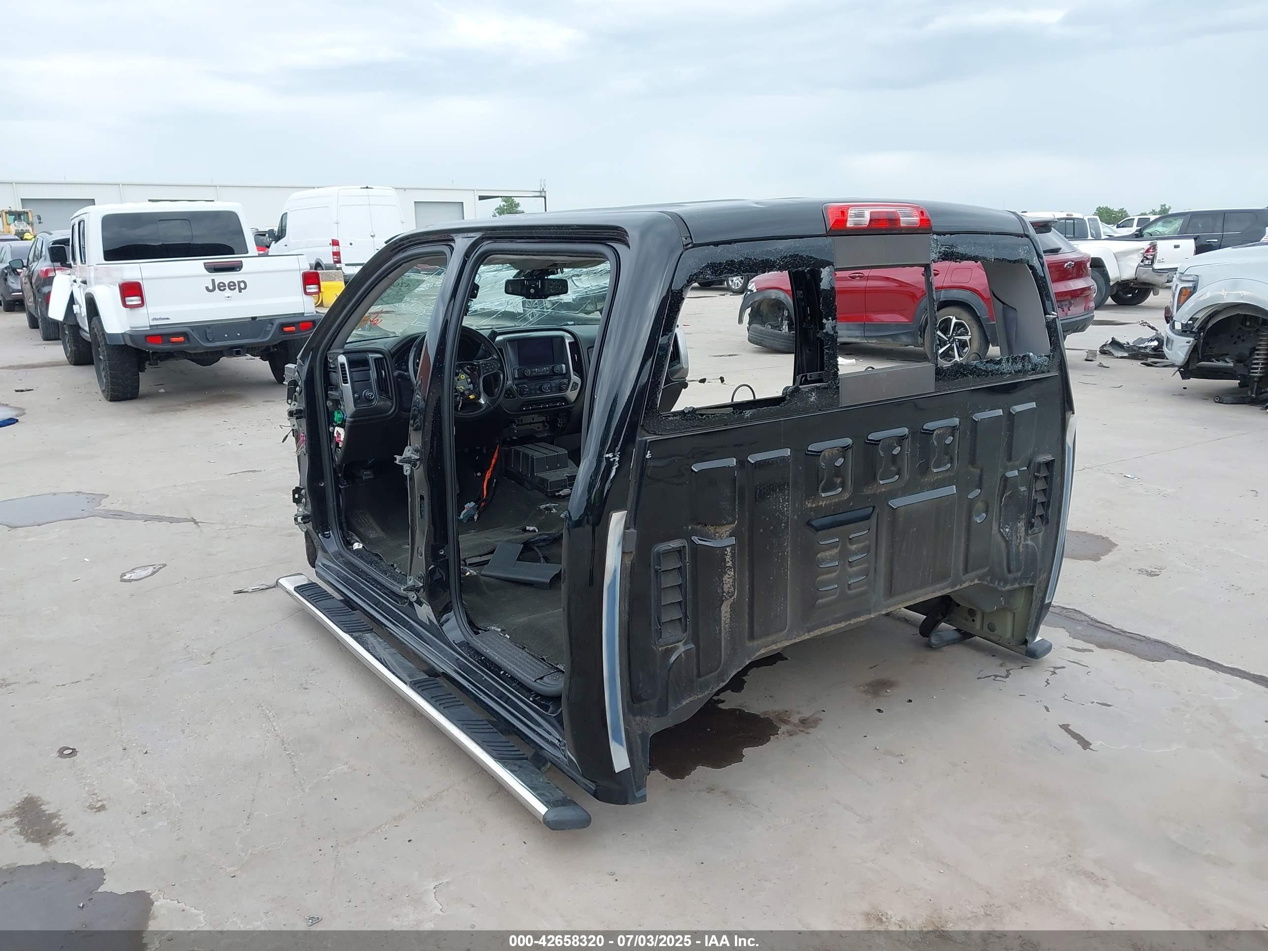 CHEVROLET SILVERADO image 3