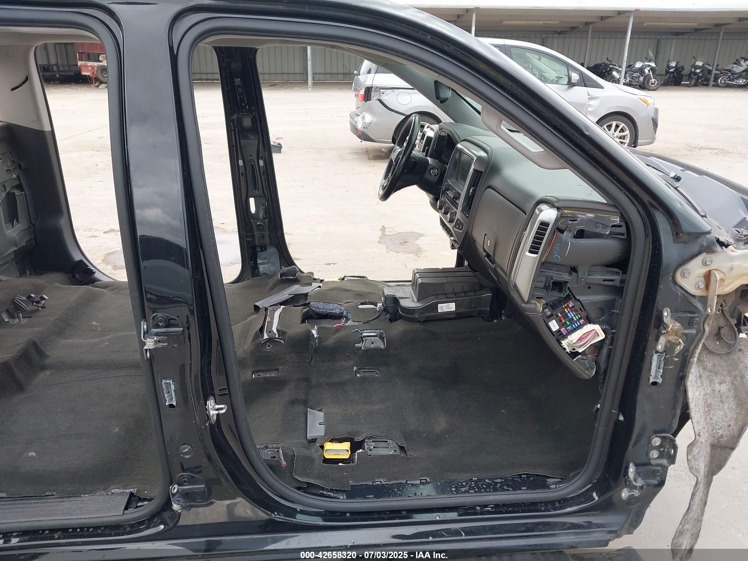 CHEVROLET SILVERADO image 5