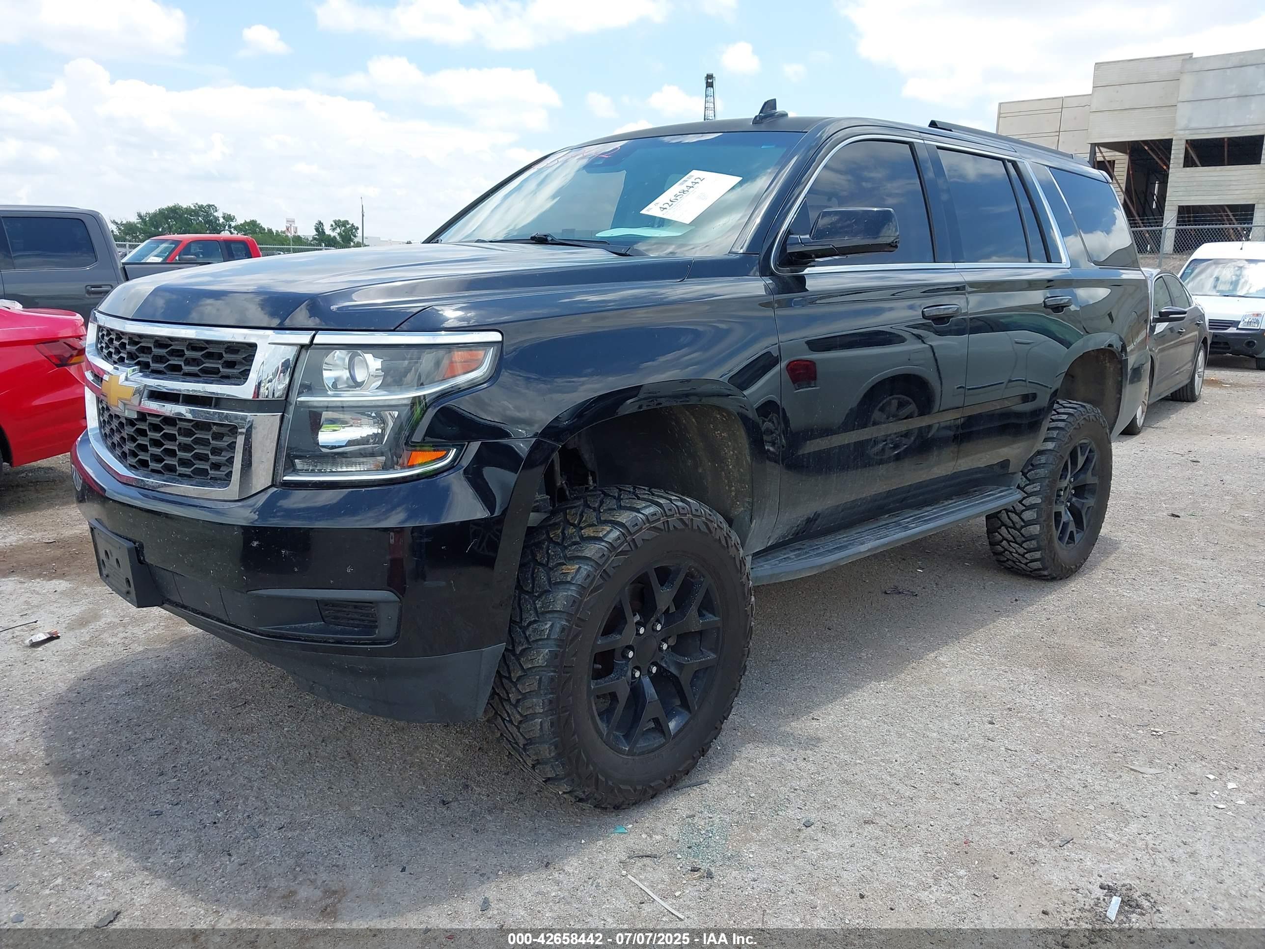 CHEVROLET TAHOE image 2