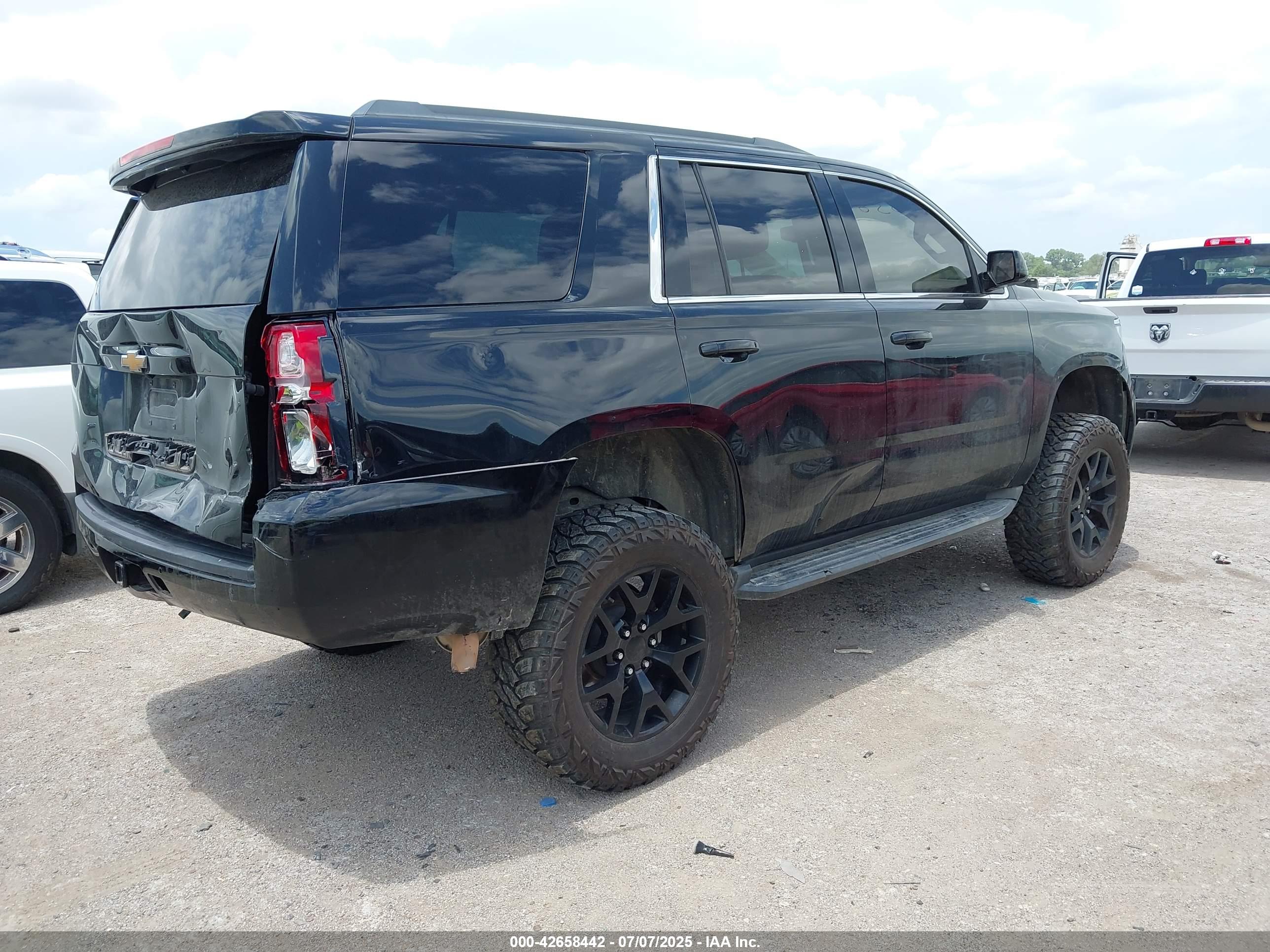 CHEVROLET TAHOE image 4