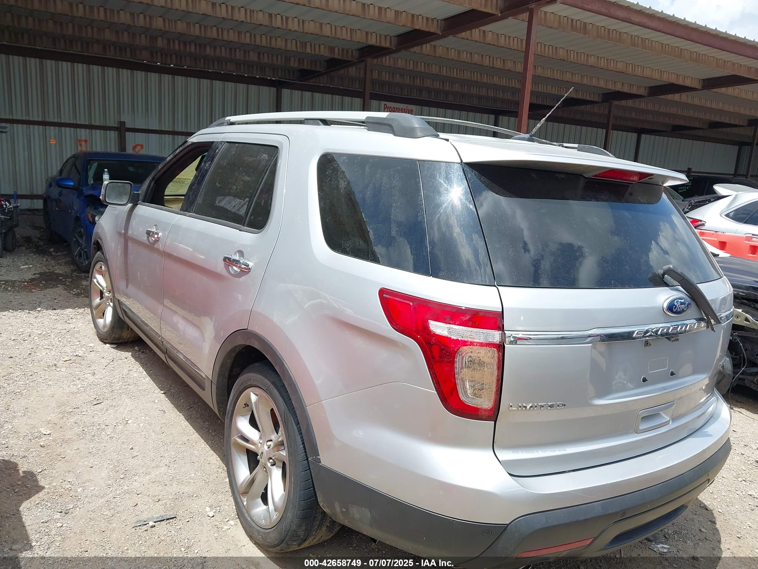 FORD EXPLORER image 3