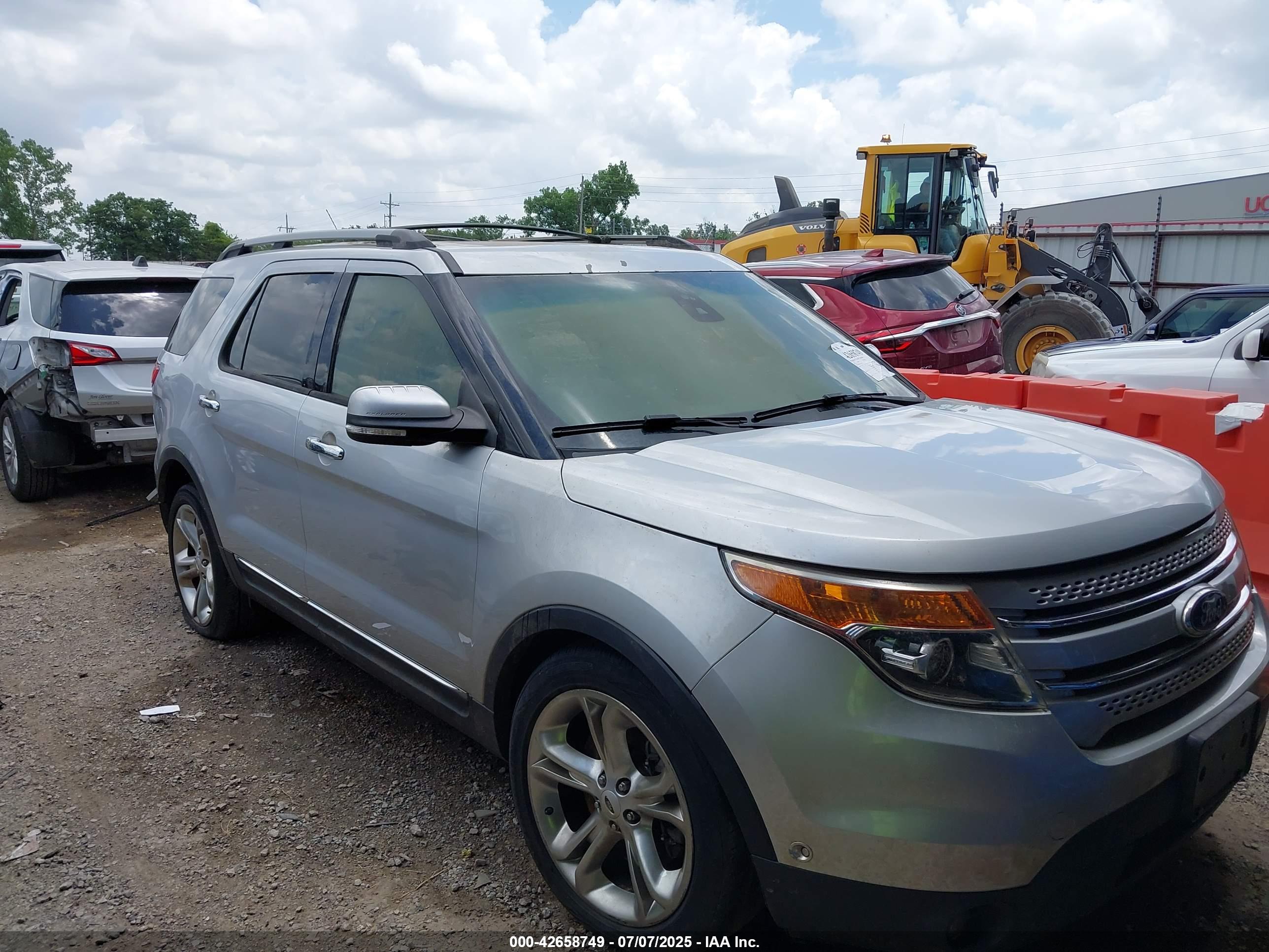 FORD EXPLORER image 6