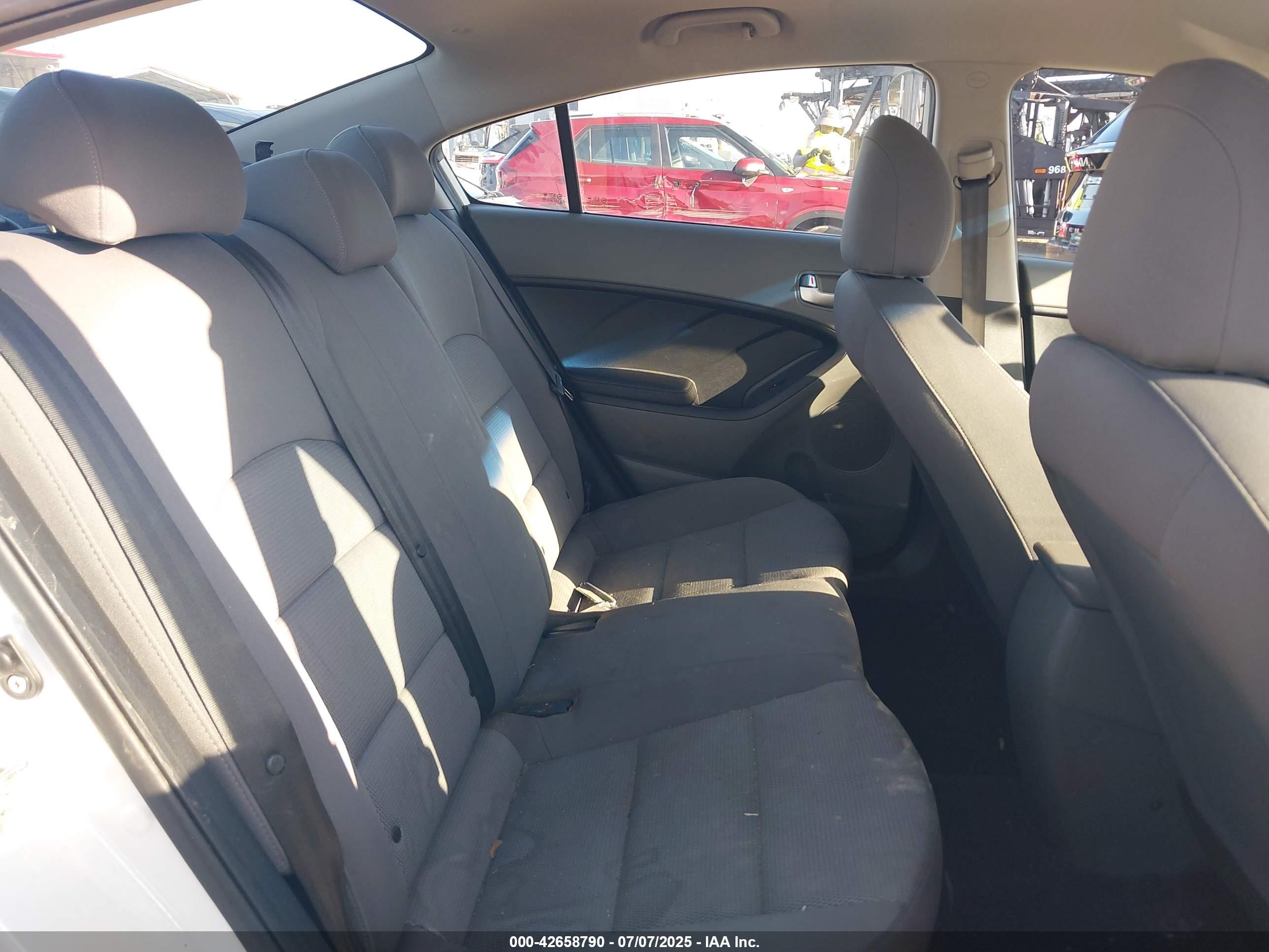 KIA FORTE image 8