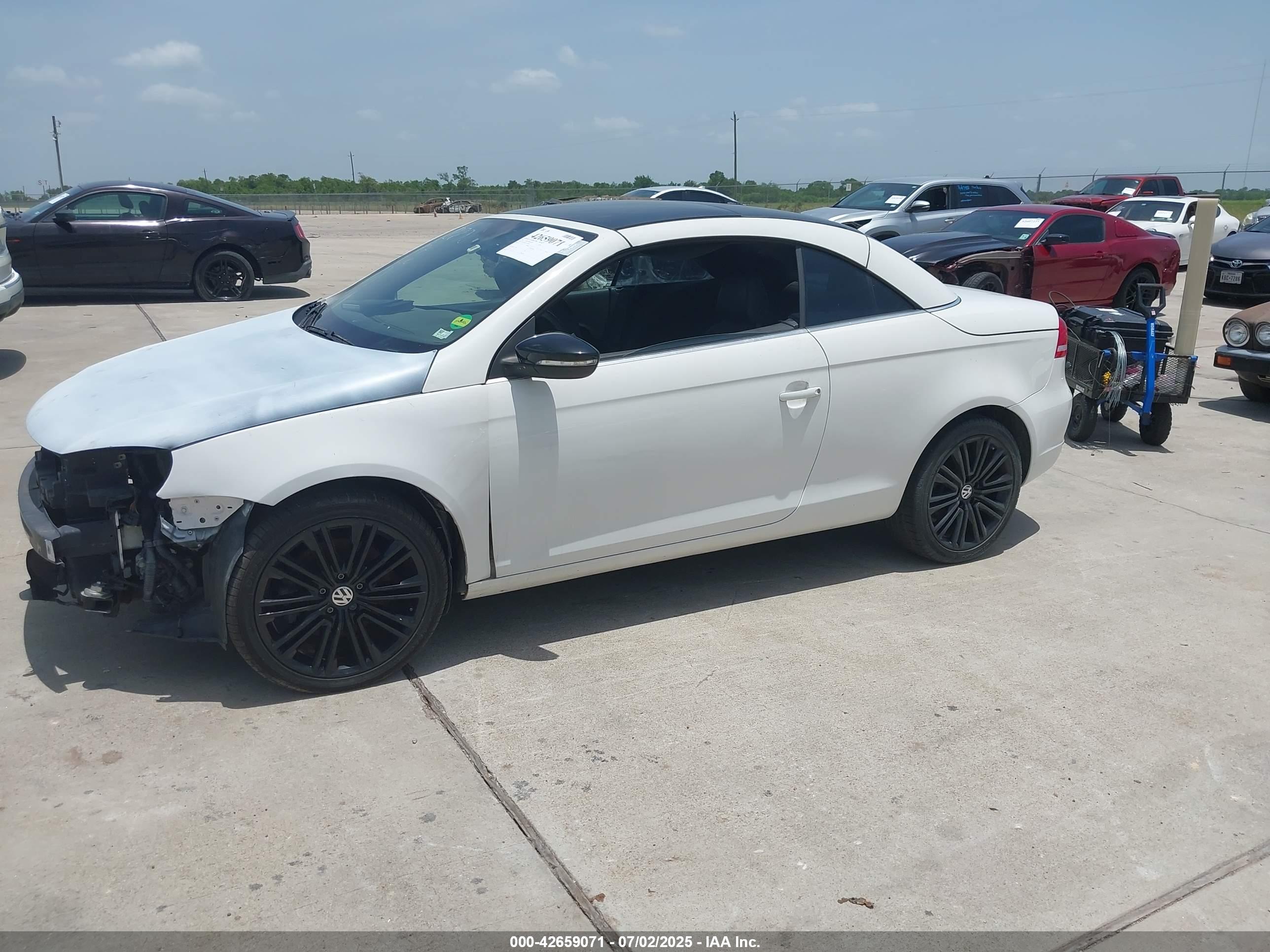 VOLKSWAGEN EOS image 2
