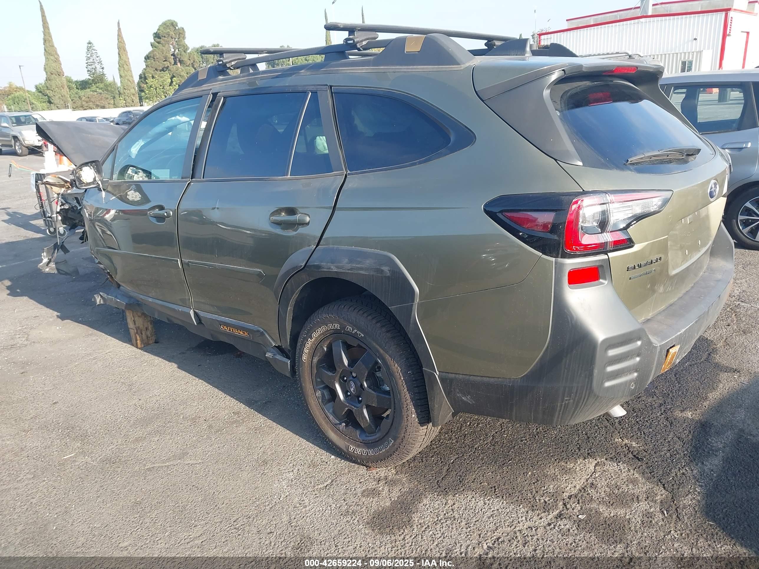 SUBARU OUTBACK image 3
