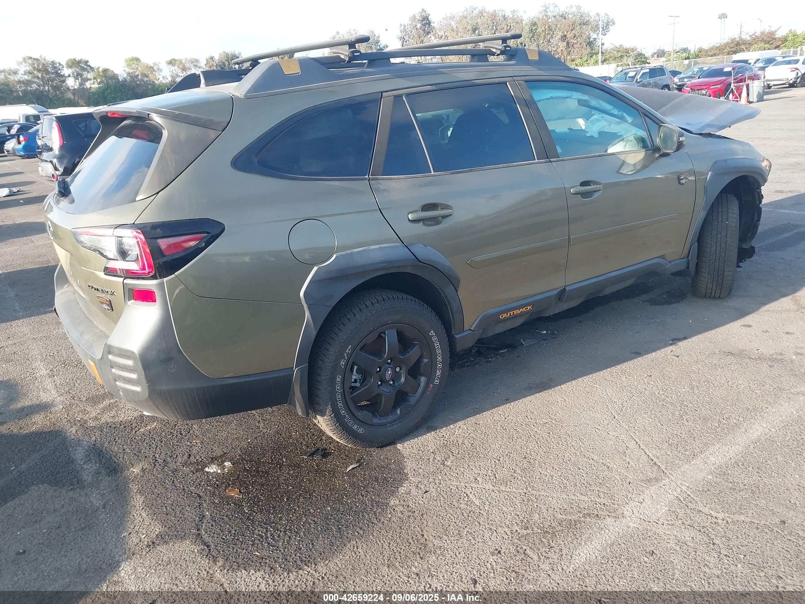 SUBARU OUTBACK image 4