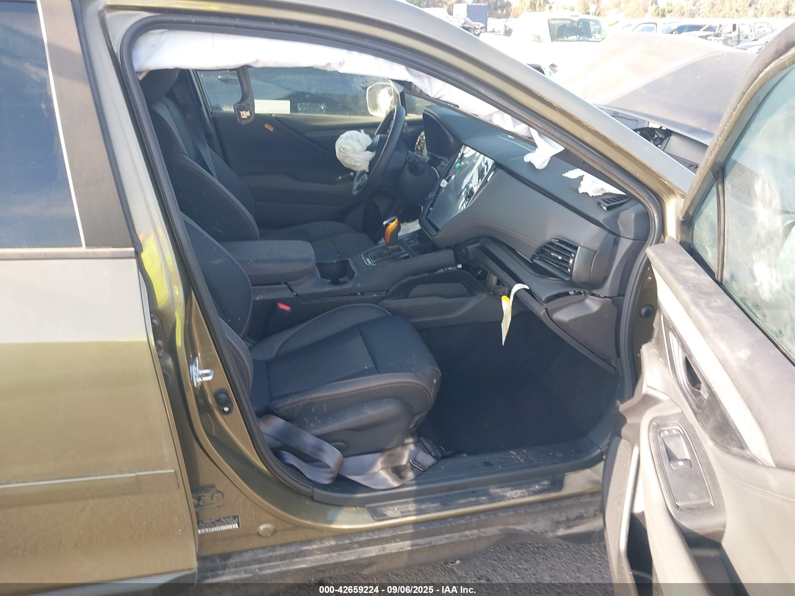SUBARU OUTBACK image 5