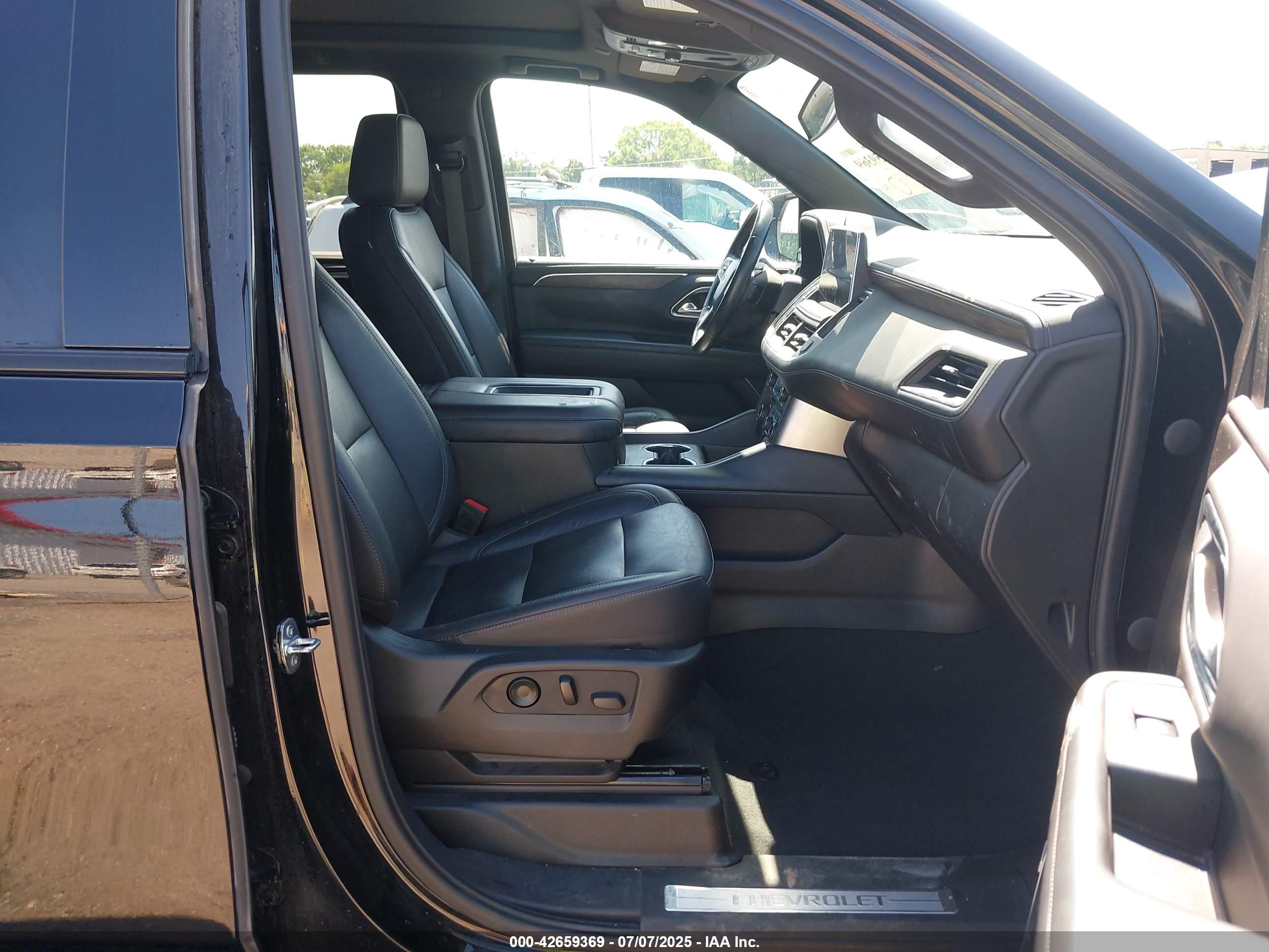 CHEVROLET TAHOE image 5